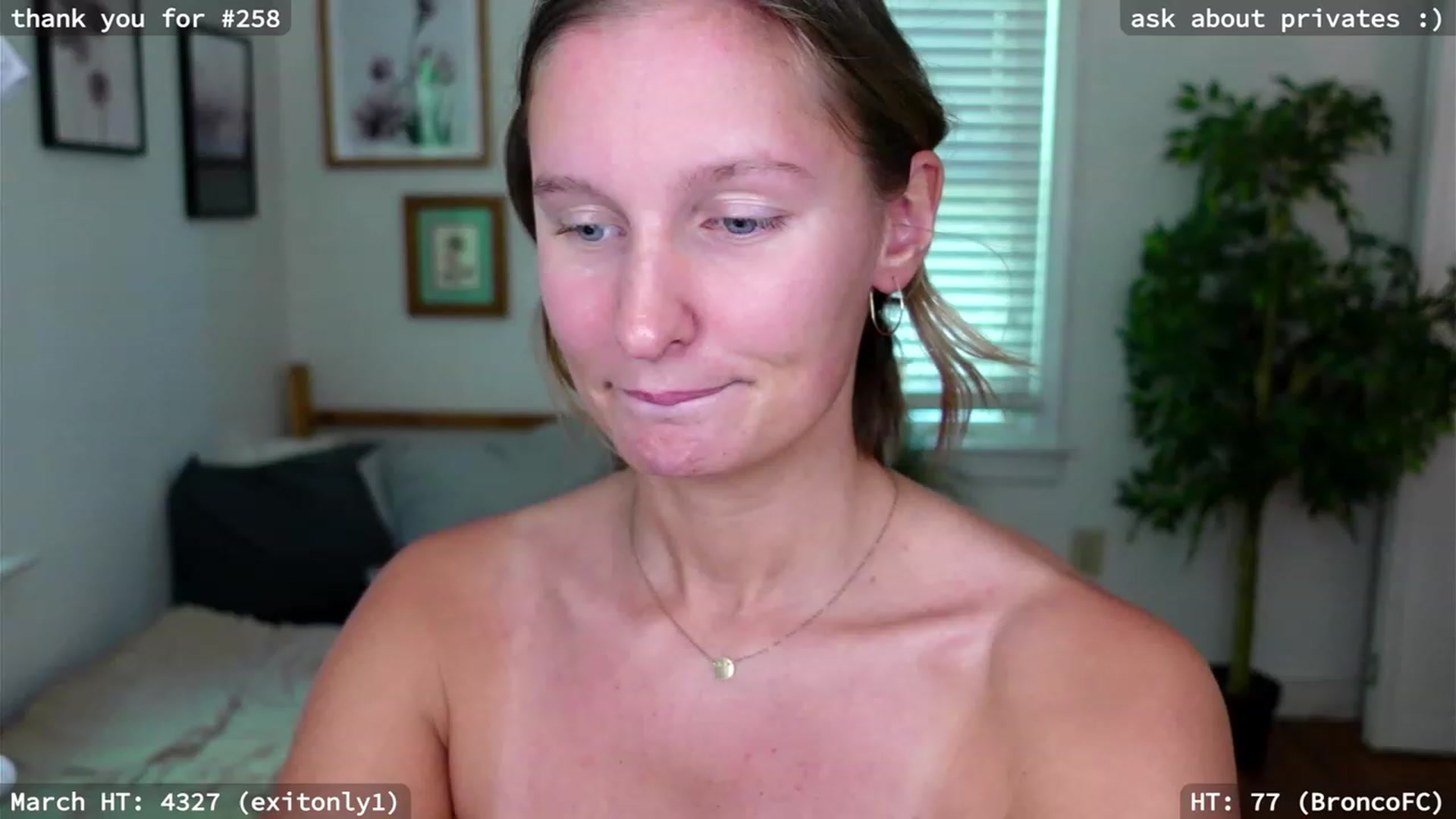 Gallery image thumbnail from hi_ella's myfreecams stream on, 03/30/2023, 15:59 image 15 of 20