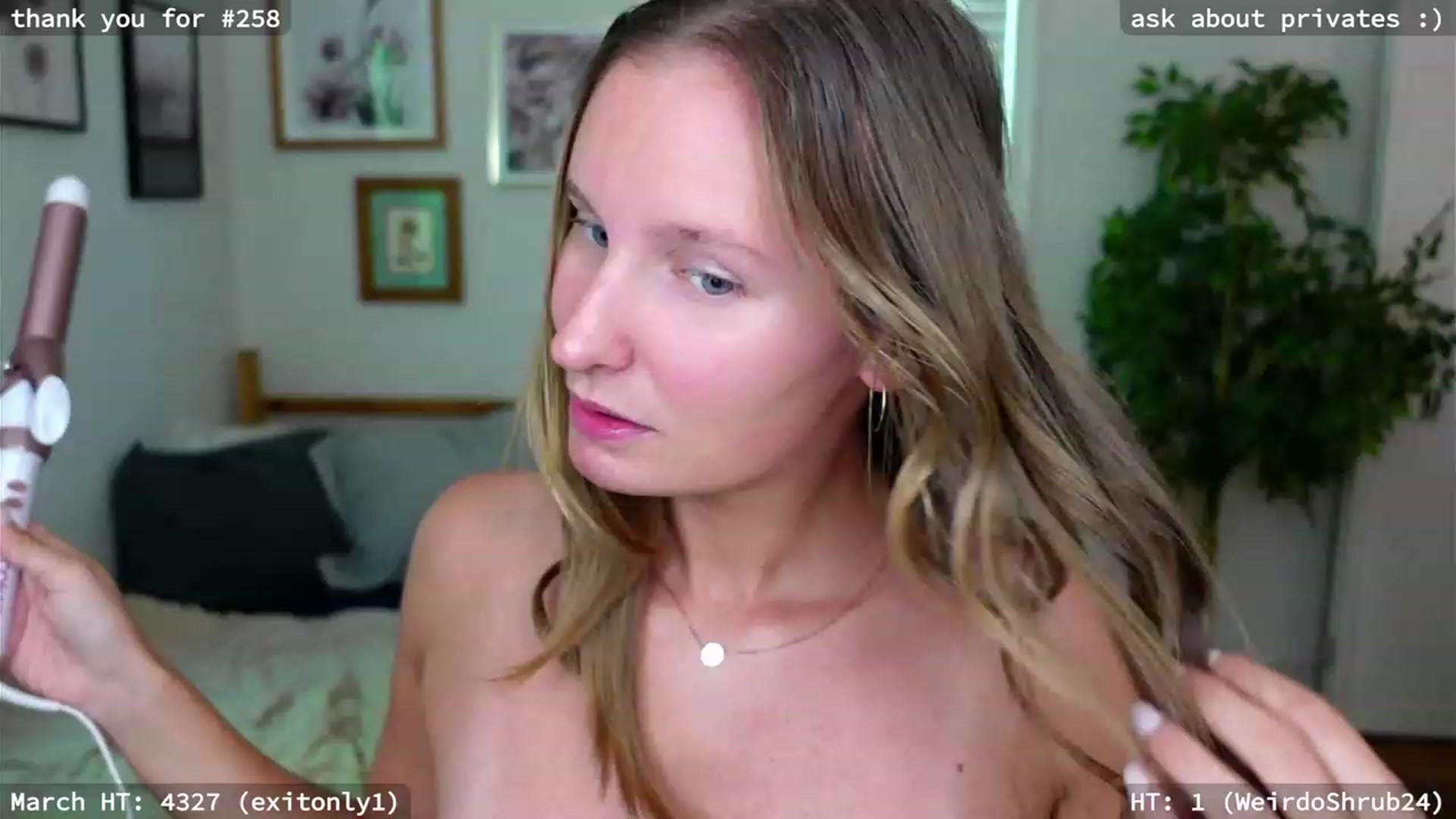 Gallery image thumbnail from hi_ella's myfreecams stream on, 03/30/2023, 15:59 image 11 of 20