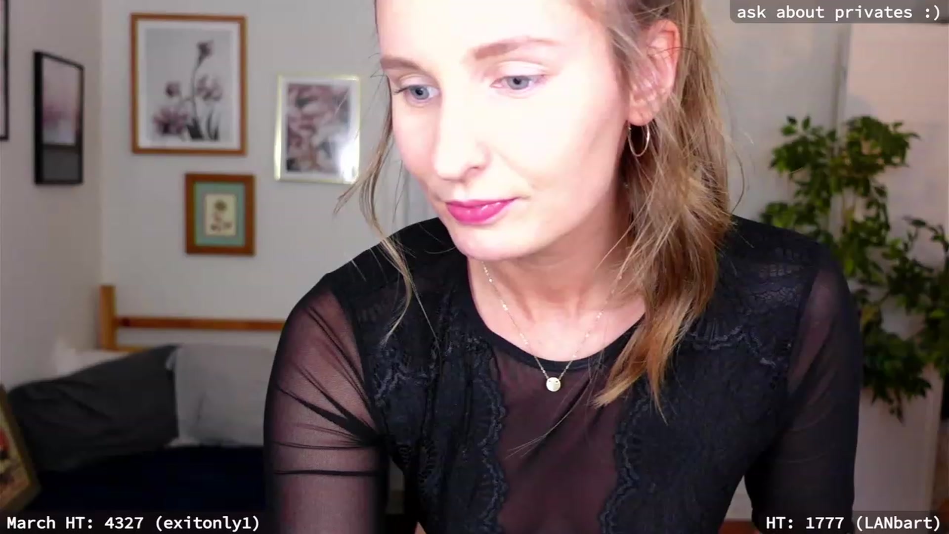 Gallery image thumbnail from hi_ella's myfreecams stream on, 03/31/2023, 02:03 image 14 of 20