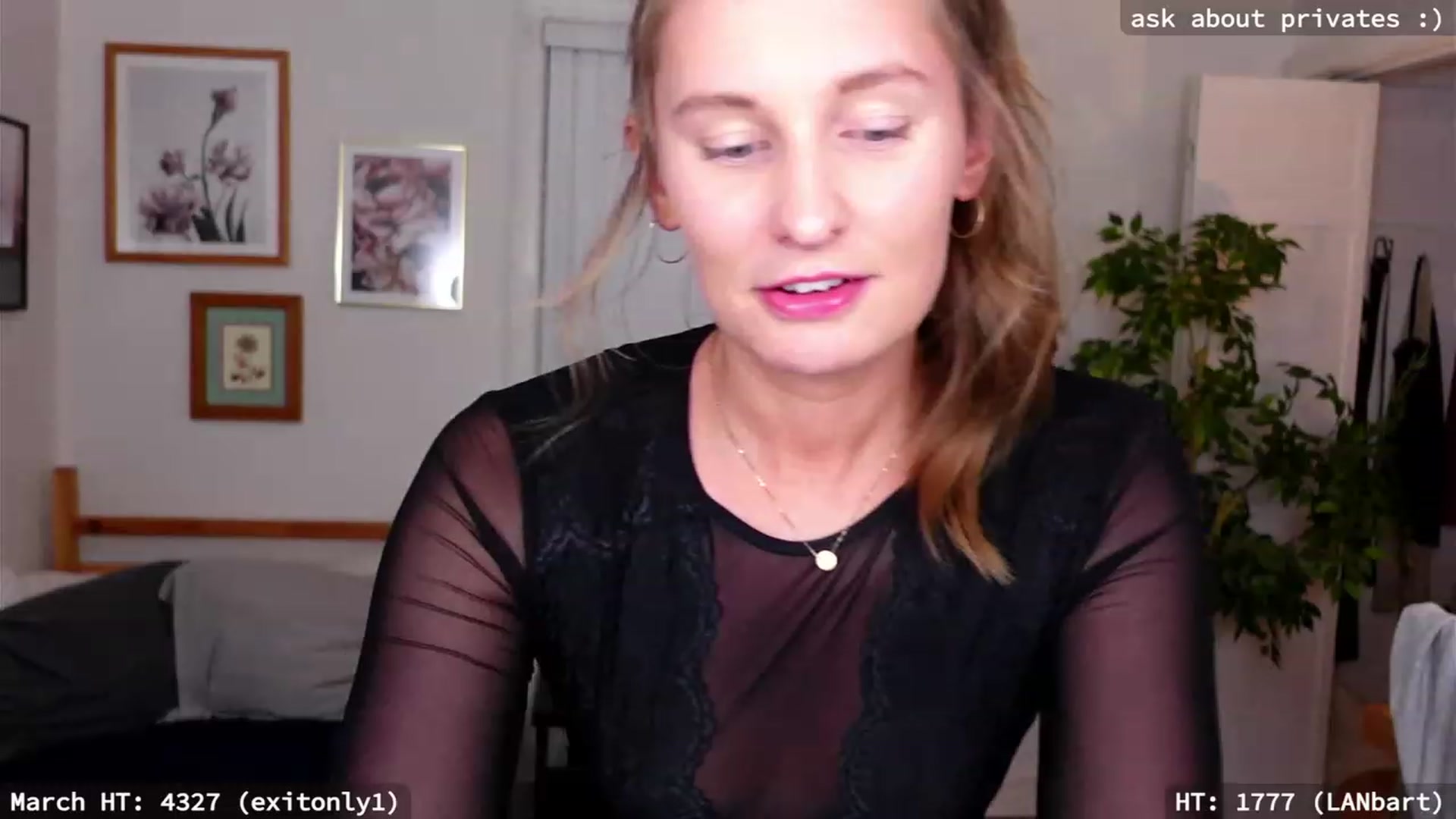 Gallery image thumbnail from hi_ella's myfreecams stream on, 03/31/2023, 02:03 image 11 of 20