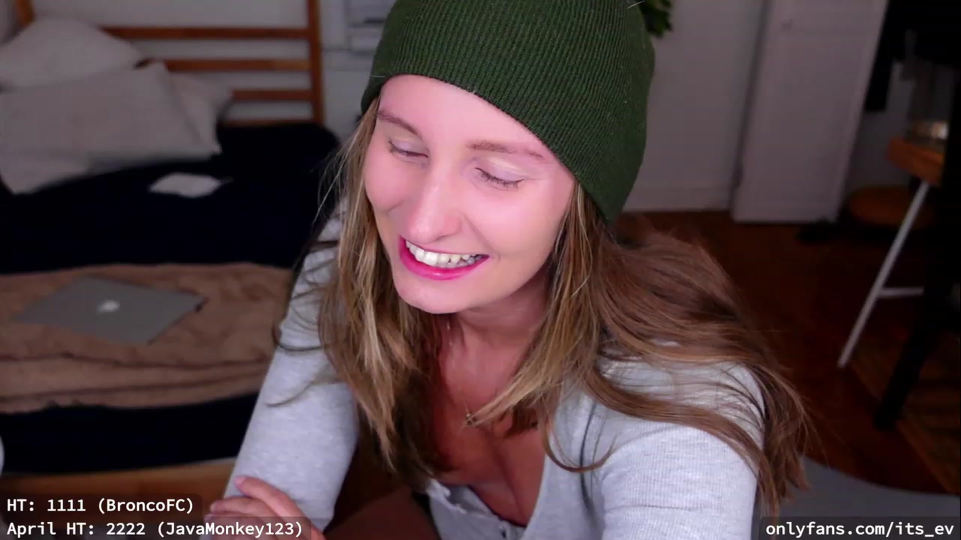 Gallery image thumbnail from hi_ella's myfreecams stream on, 04/12/2023, 03:01 image 17 of 20
