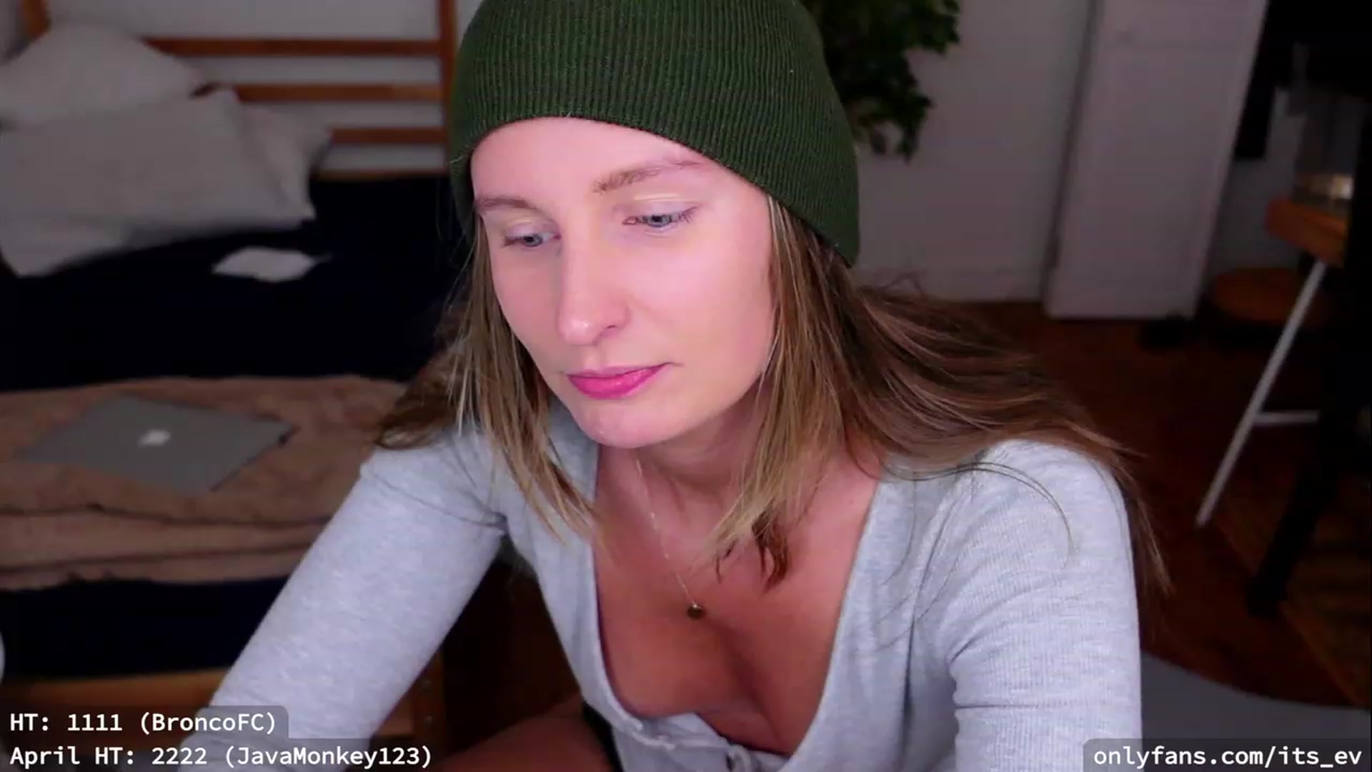 Gallery image thumbnail from hi_ella's myfreecams stream on, 04/12/2023, 03:01 image 16 of 20