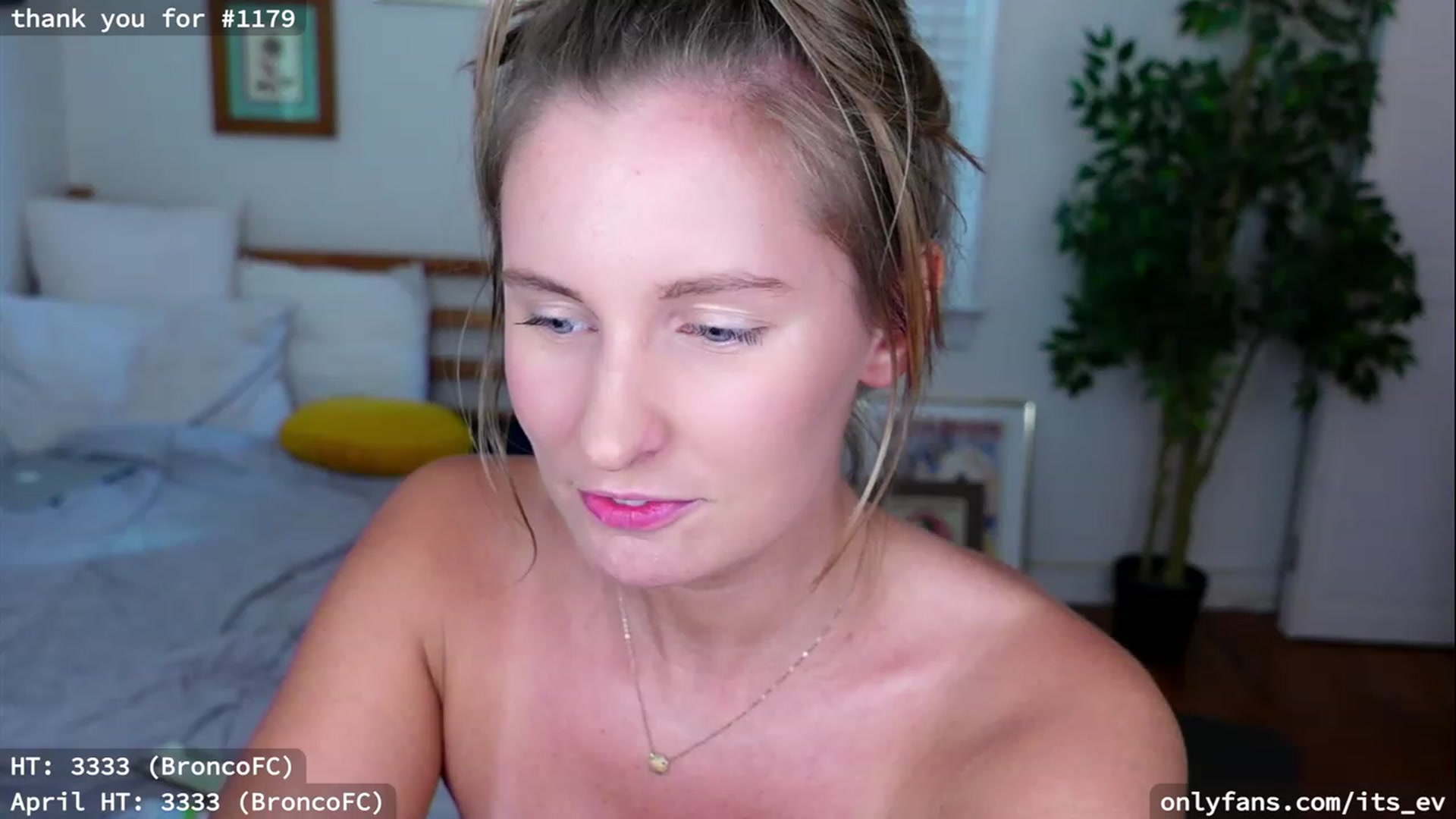 Gallery image thumbnail from hi_ella's myfreecams stream on, 04/22/2023, 19:05 image 18 of 20