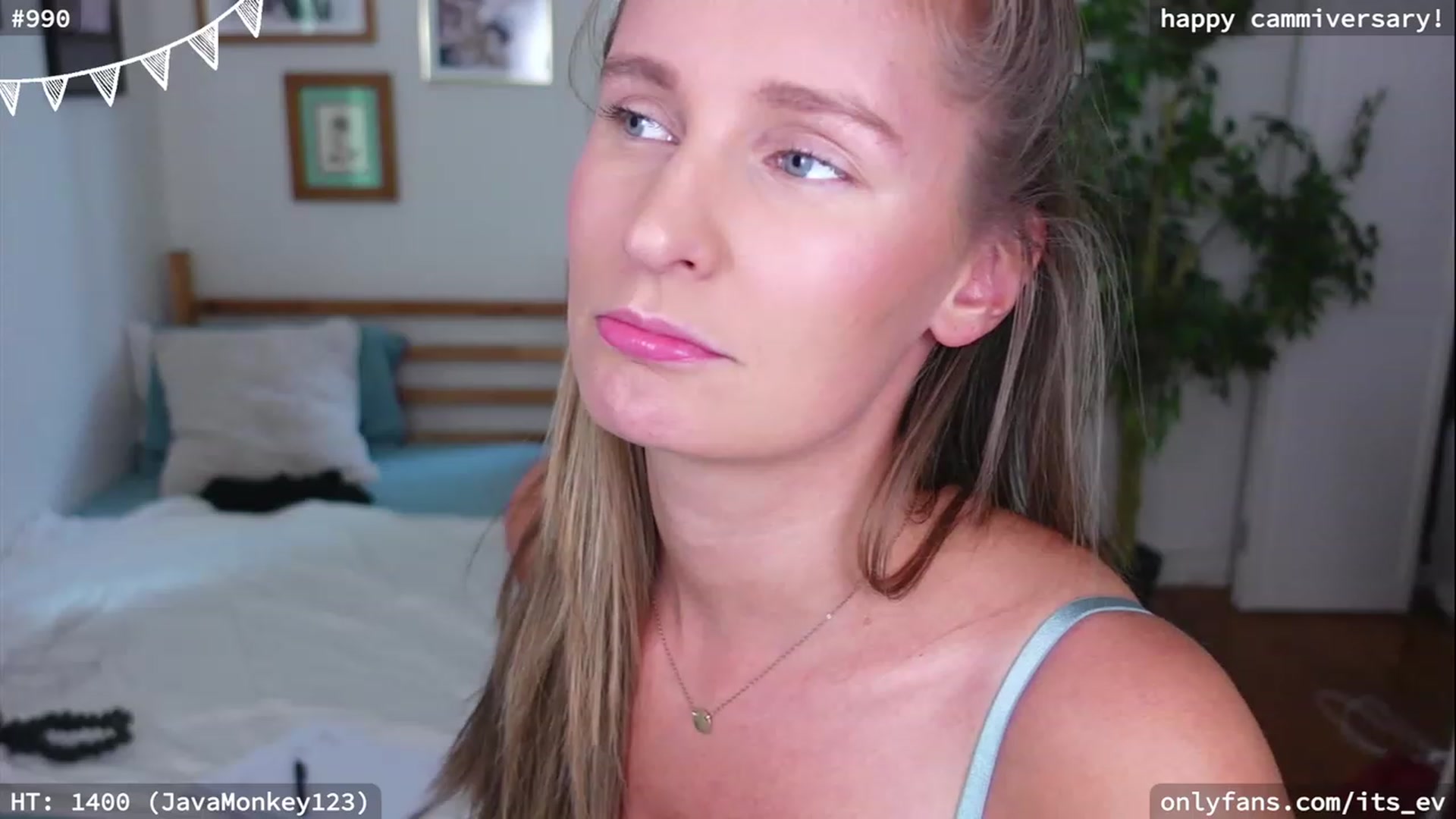 Gallery image thumbnail from hi_ella's myfreecams stream on, 06/03/2023, 20:21 image 16 of 20
