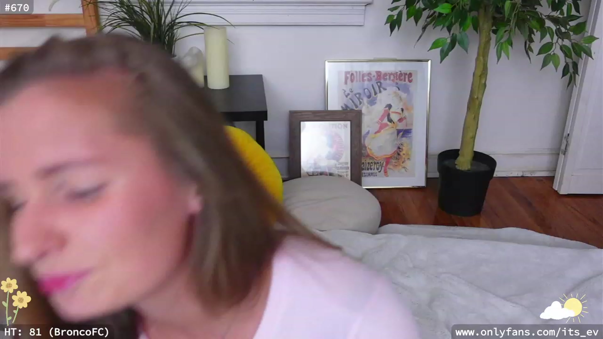 Gallery image thumbnail from hi_ella's myfreecams stream on, 06/23/2023, 01:38 image 13 of 20