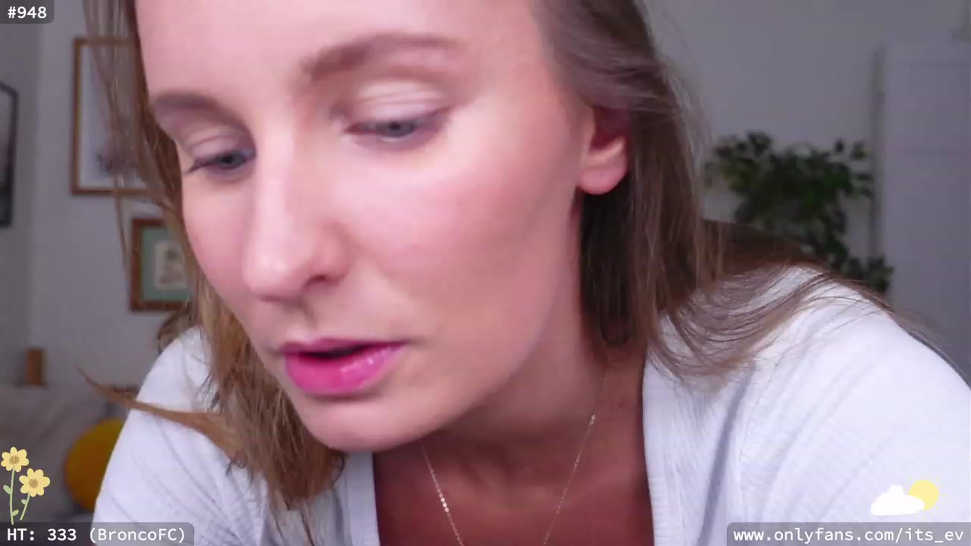 Gallery image thumbnail from hi_ella's myfreecams stream on, 06/30/2023, 01:59 image 10 of 20