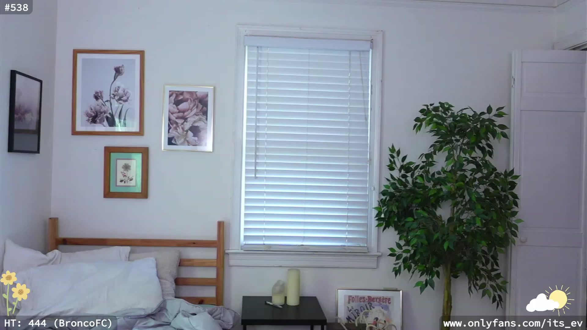 Gallery image thumbnail from hi_ella's myfreecams stream on, 07/01/2023, 19:46 image 13 of 20