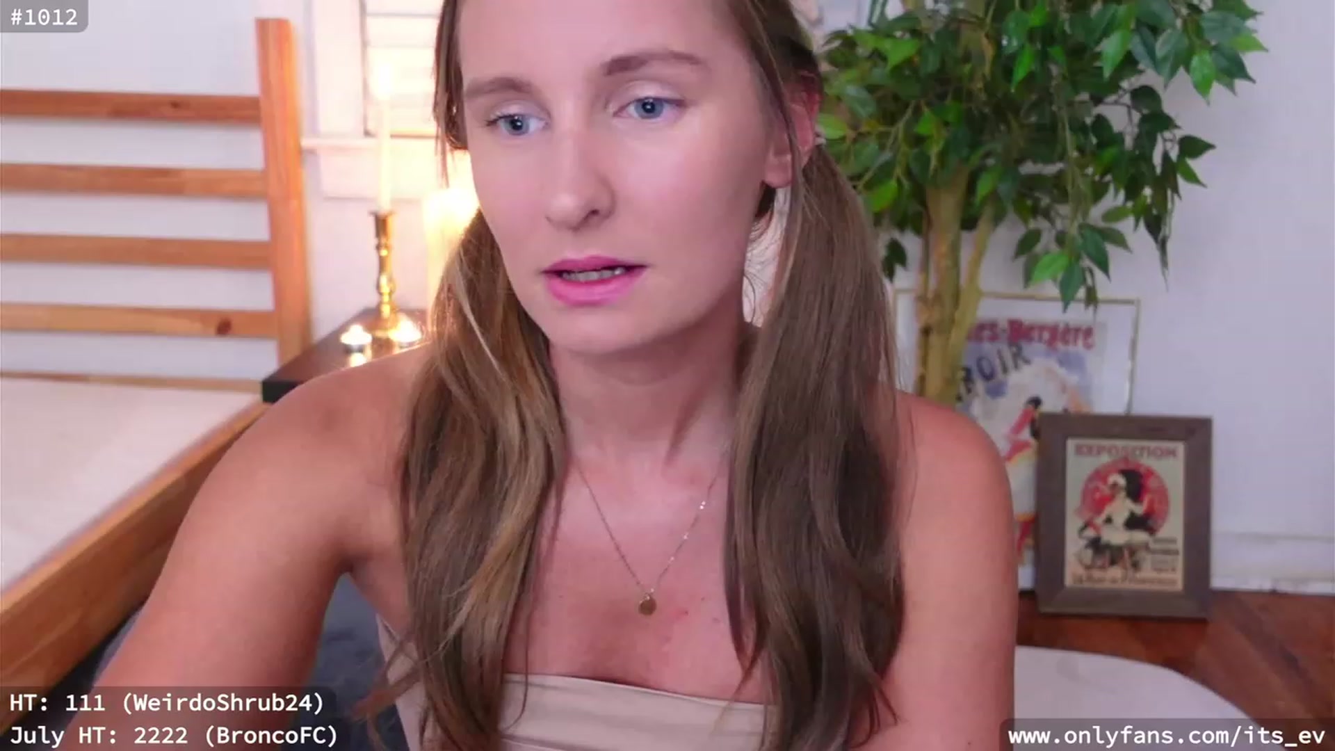 Gallery image thumbnail from hi_ella's myfreecams stream on, 07/21/2023, 01:40 image 10 of 20