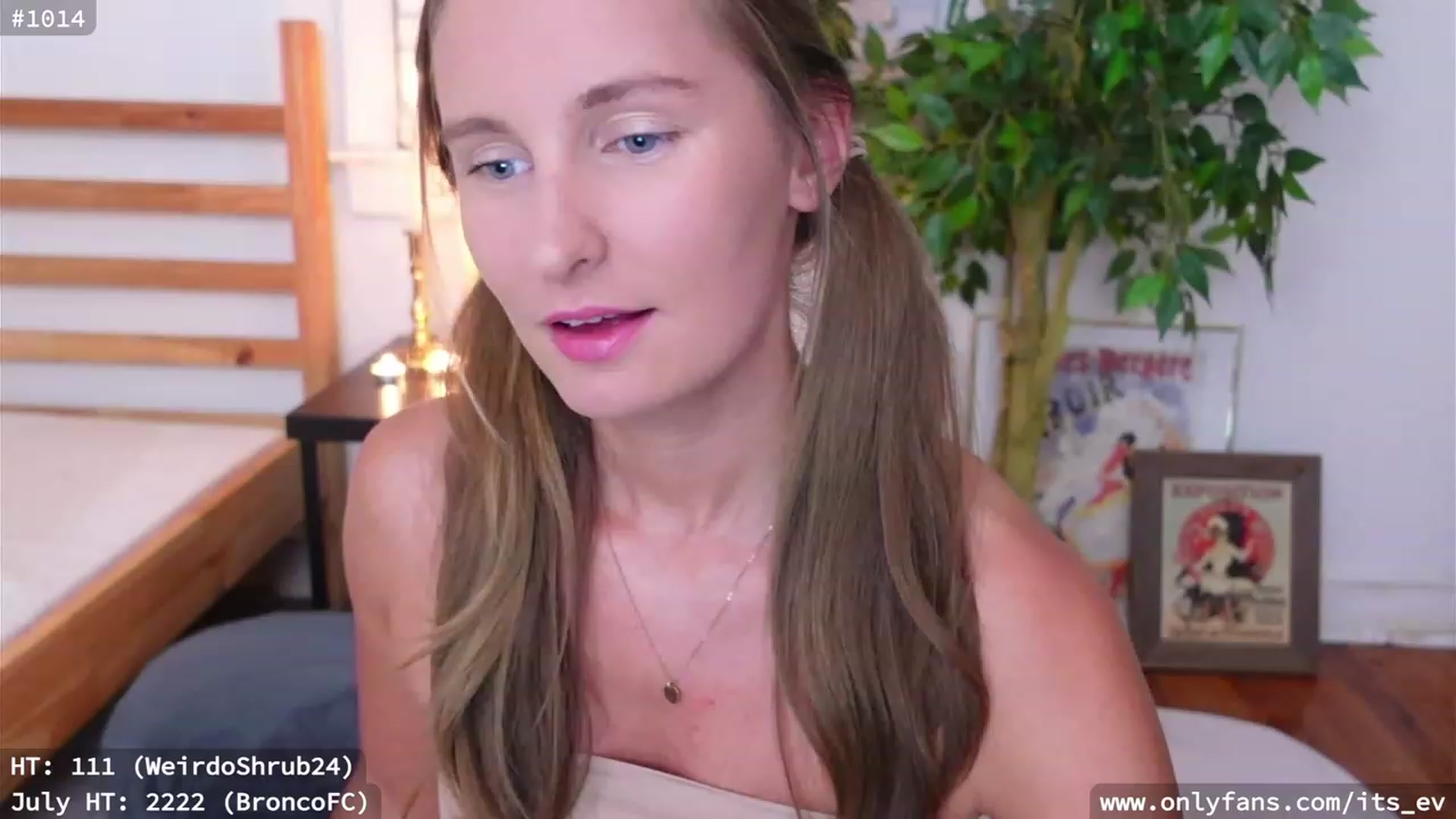 Gallery image thumbnail from hi_ella's myfreecams stream on, 07/21/2023, 01:40 image 9 of 20