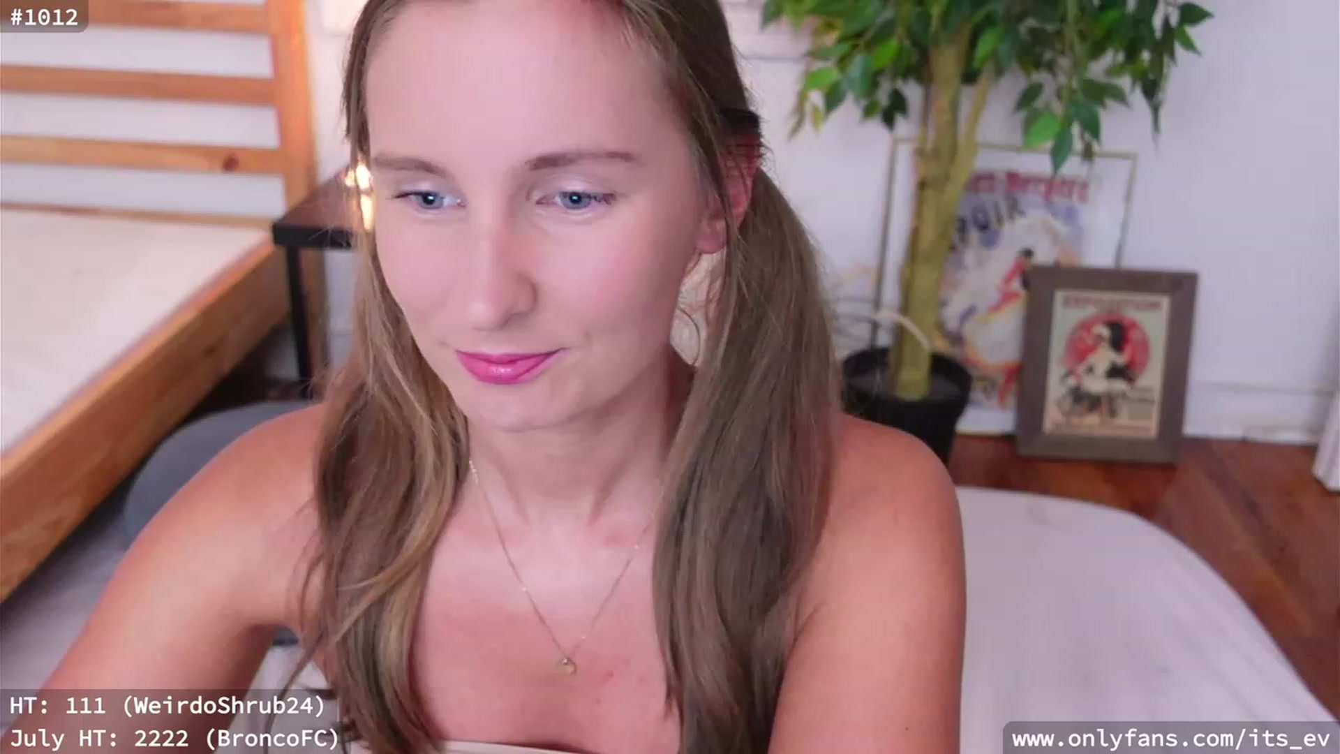 Gallery image thumbnail from hi_ella's myfreecams stream on, 07/21/2023, 01:40 image 13 of 20
