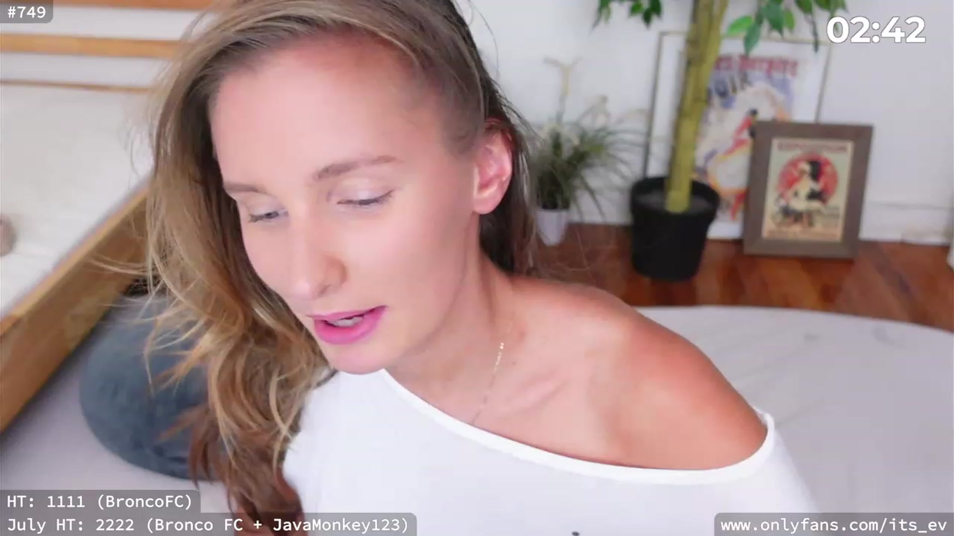 Gallery image thumbnail from hi_ella's myfreecams stream on, 07/21/2023, 23:35 image 16 of 20