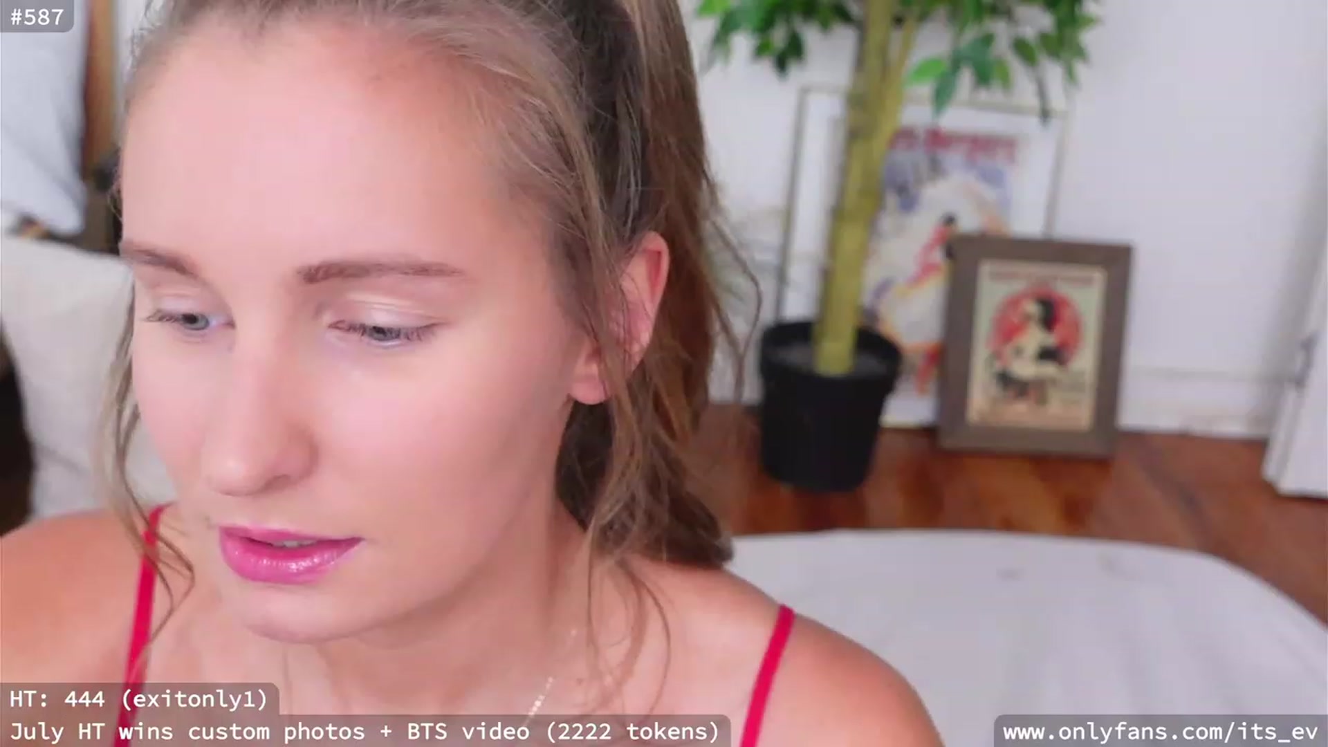 Gallery image thumbnail from hi_ella's myfreecams stream on, 07/22/2023, 23:02 image 8 of 20