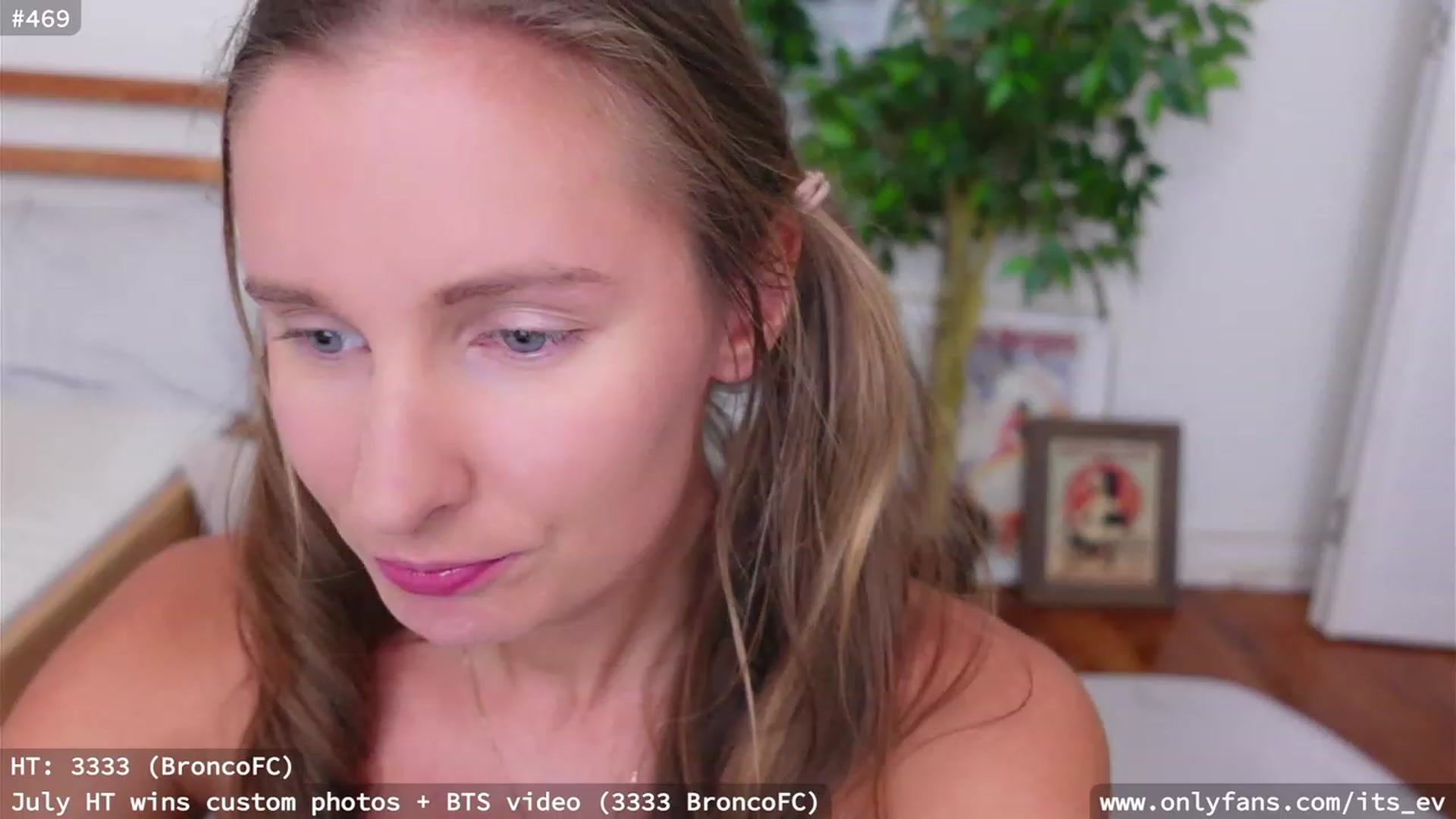 Gallery image thumbnail from hi_ella's myfreecams stream on, 07/22/2023, 23:36 image 15 of 20