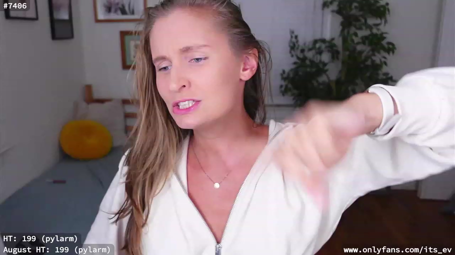 Gallery image thumbnail from hi_ella's myfreecams stream on, 08/10/2023, 02:07 image 11 of 20