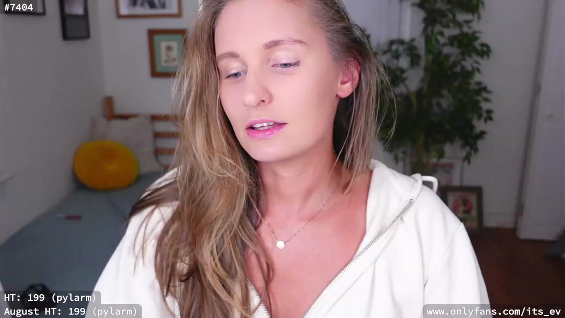Gallery image thumbnail from hi_ella's myfreecams stream on, 08/10/2023, 02:07 image 12 of 20