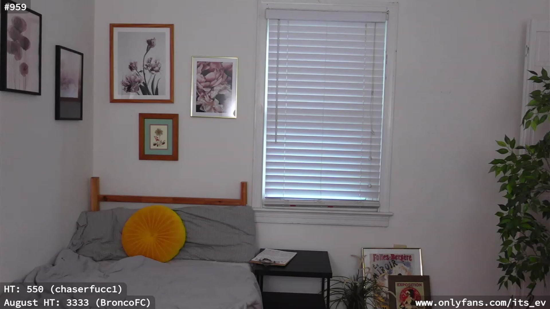 Gallery image thumbnail from hi_ella's myfreecams stream on, 08/12/2023, 22:44 image 13 of 20