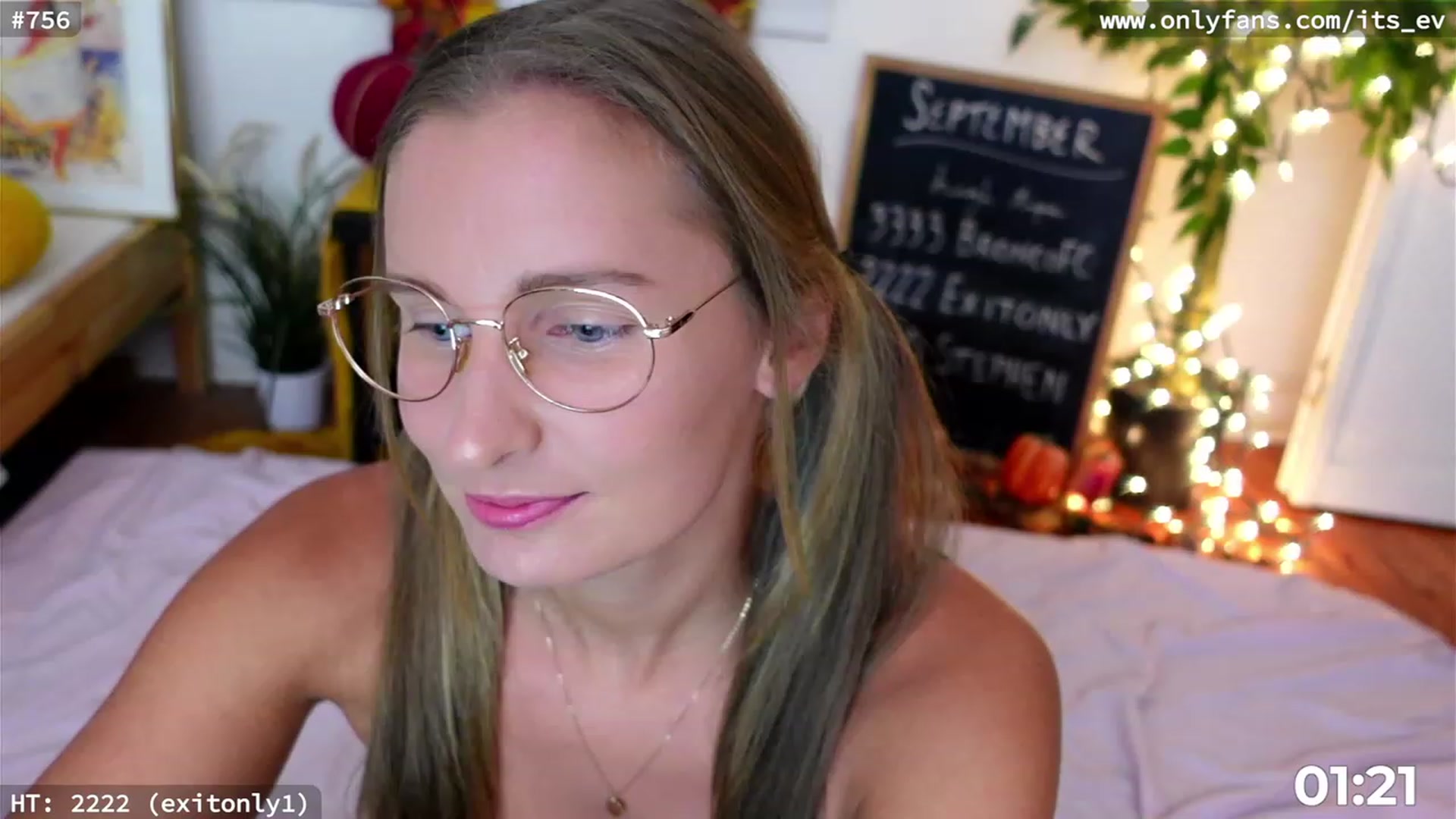 Gallery image thumbnail from hi_ella's myfreecams stream on, 09/08/2023, 02:14 image 19 of 20