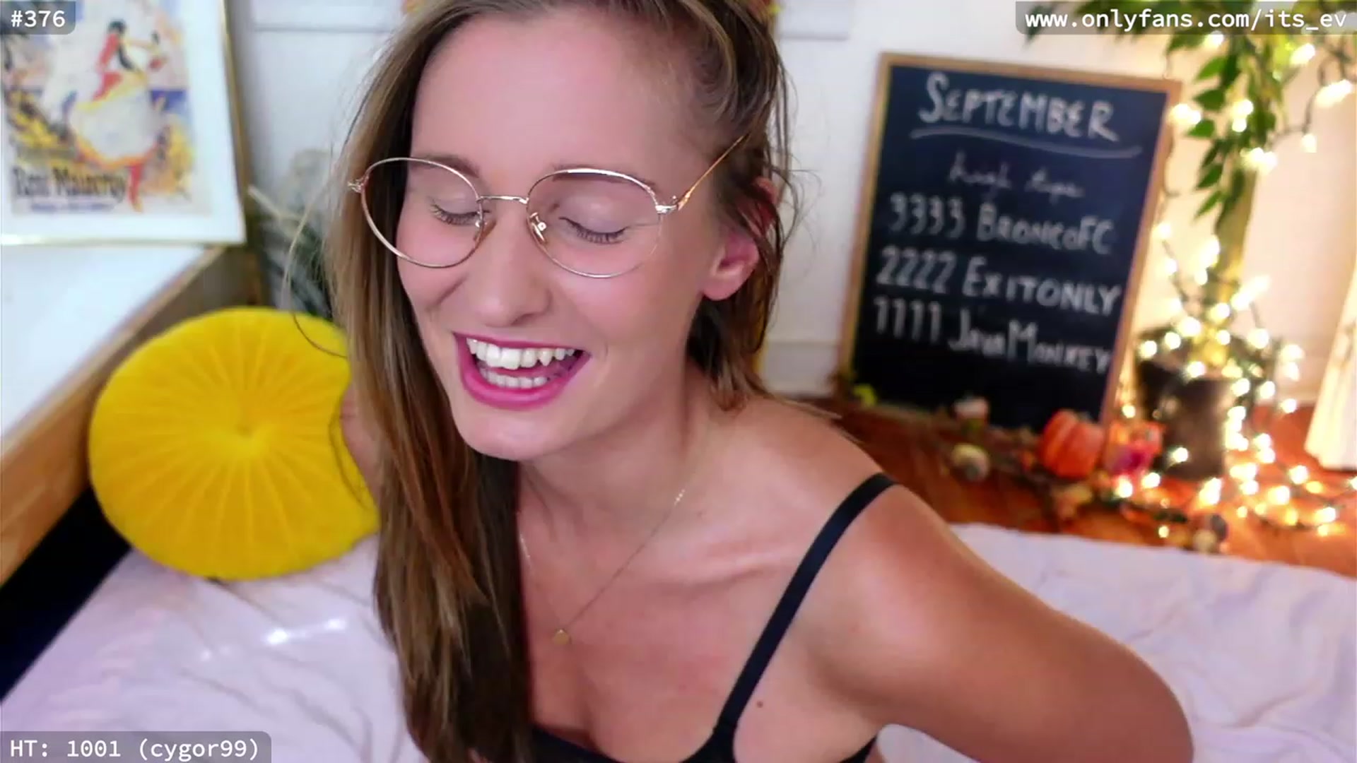 Gallery image thumbnail from hi_ella's myfreecams stream on, 09/08/2023, 20:07 image 18 of 20