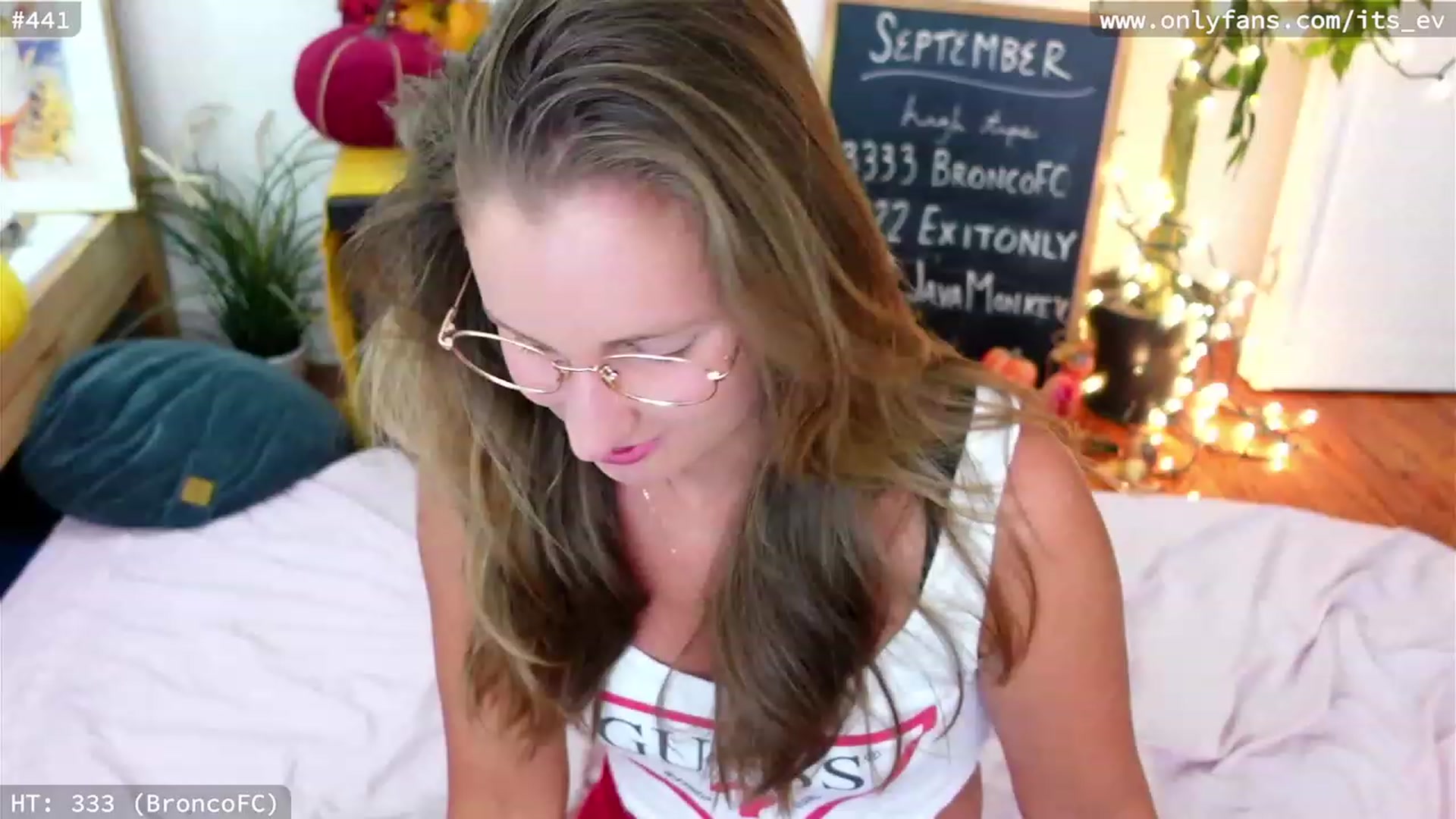 Gallery image thumbnail from hi_ella's myfreecams stream on, 09/09/2023, 19:32 image 10 of 20
