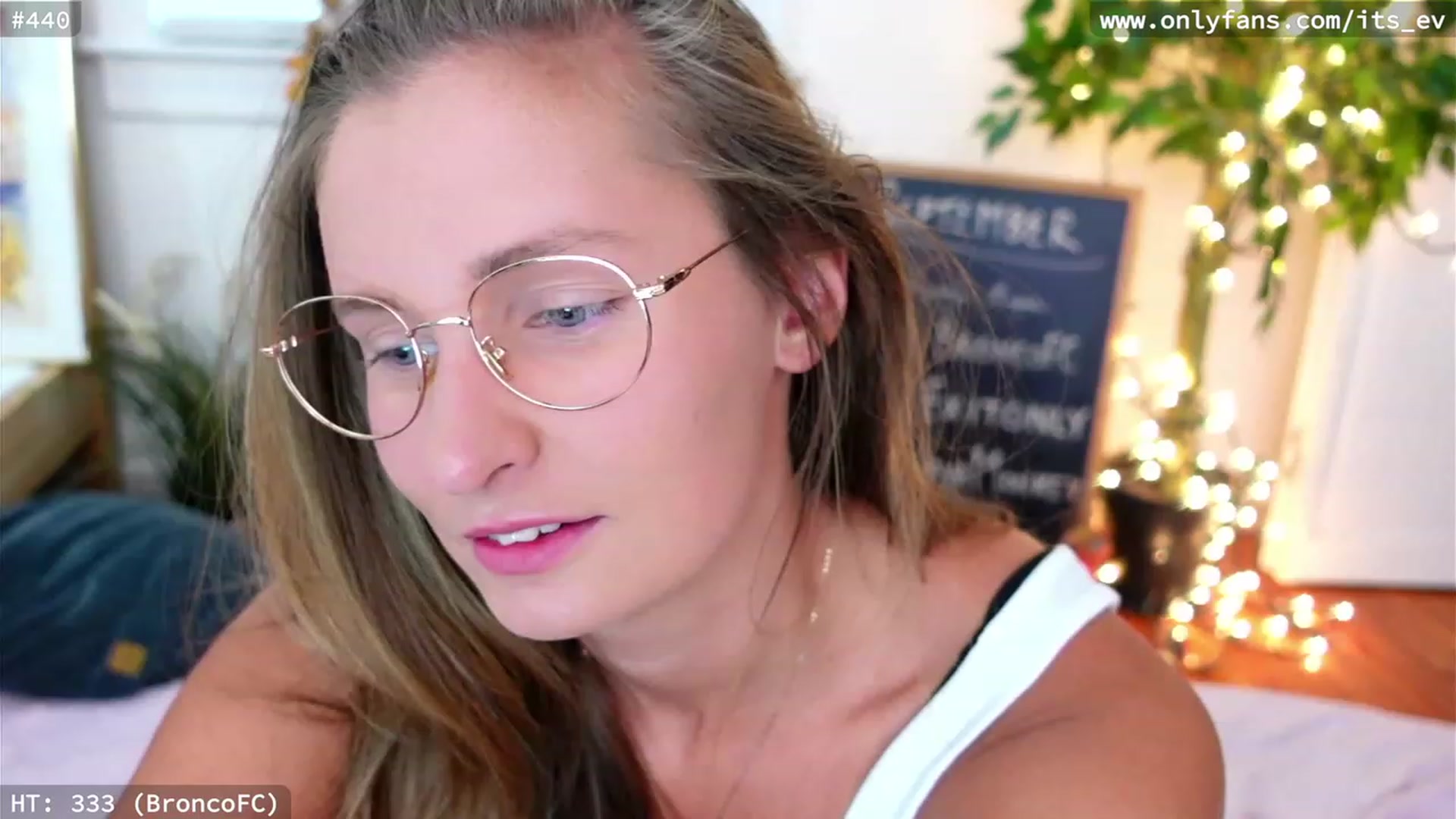Gallery image thumbnail from hi_ella's myfreecams stream on, 09/09/2023, 19:32 image 13 of 20