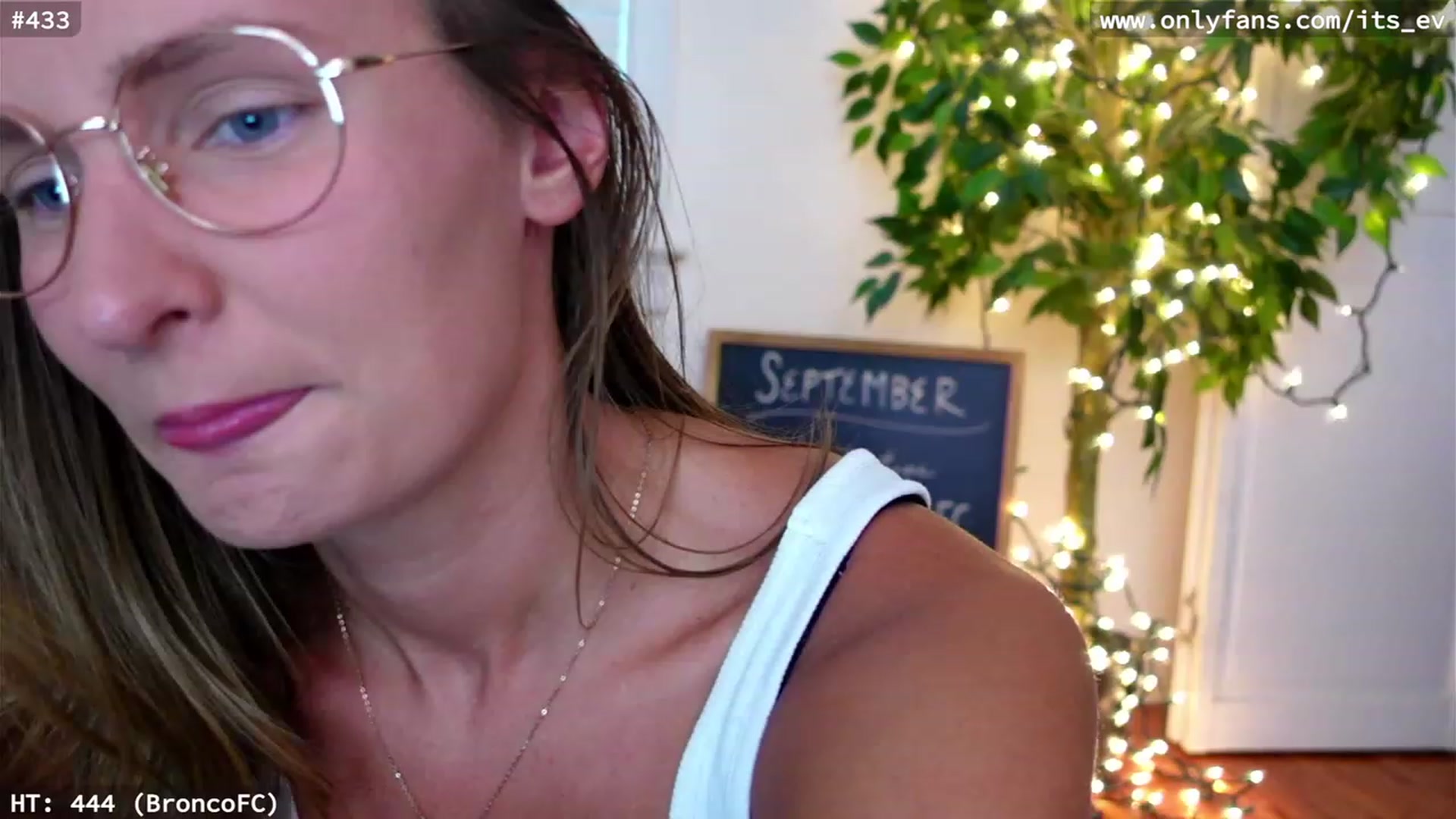 Gallery image thumbnail from hi_ella's myfreecams stream on, 09/09/2023, 19:43 image 11 of 20