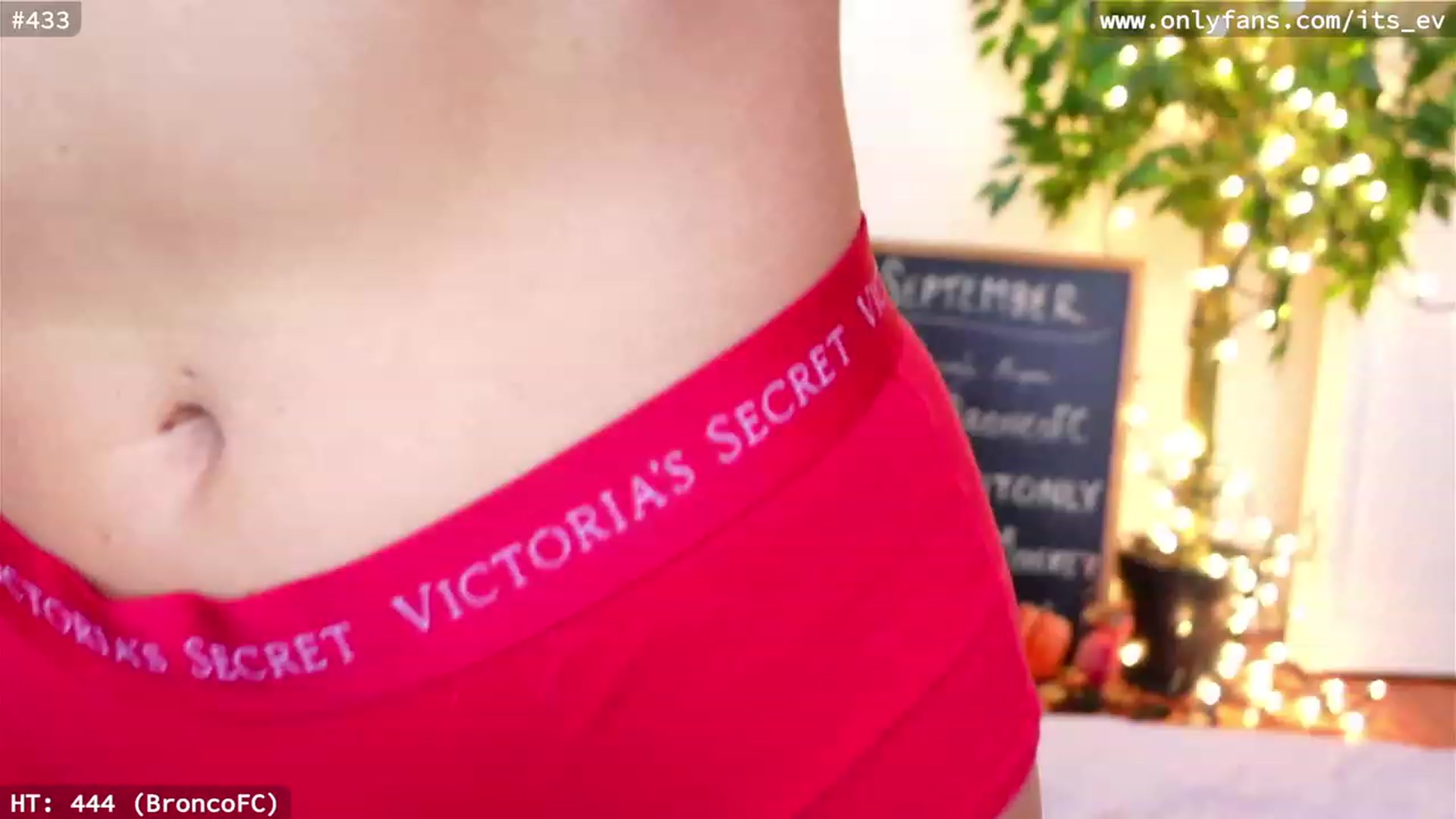 Gallery image thumbnail from hi_ella's myfreecams stream on, 09/09/2023, 19:43 image 12 of 20