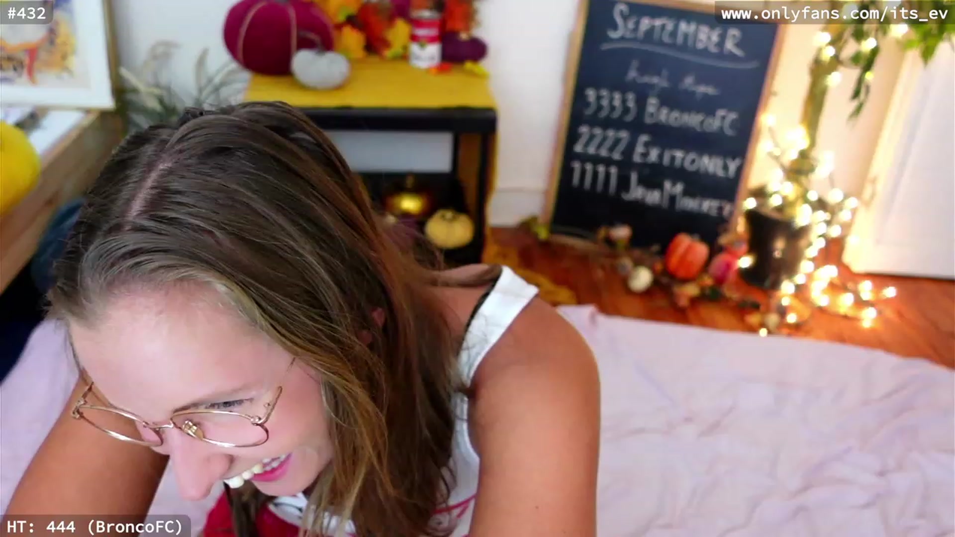 Gallery image thumbnail from hi_ella's myfreecams stream on, 09/09/2023, 19:43 image 6 of 20