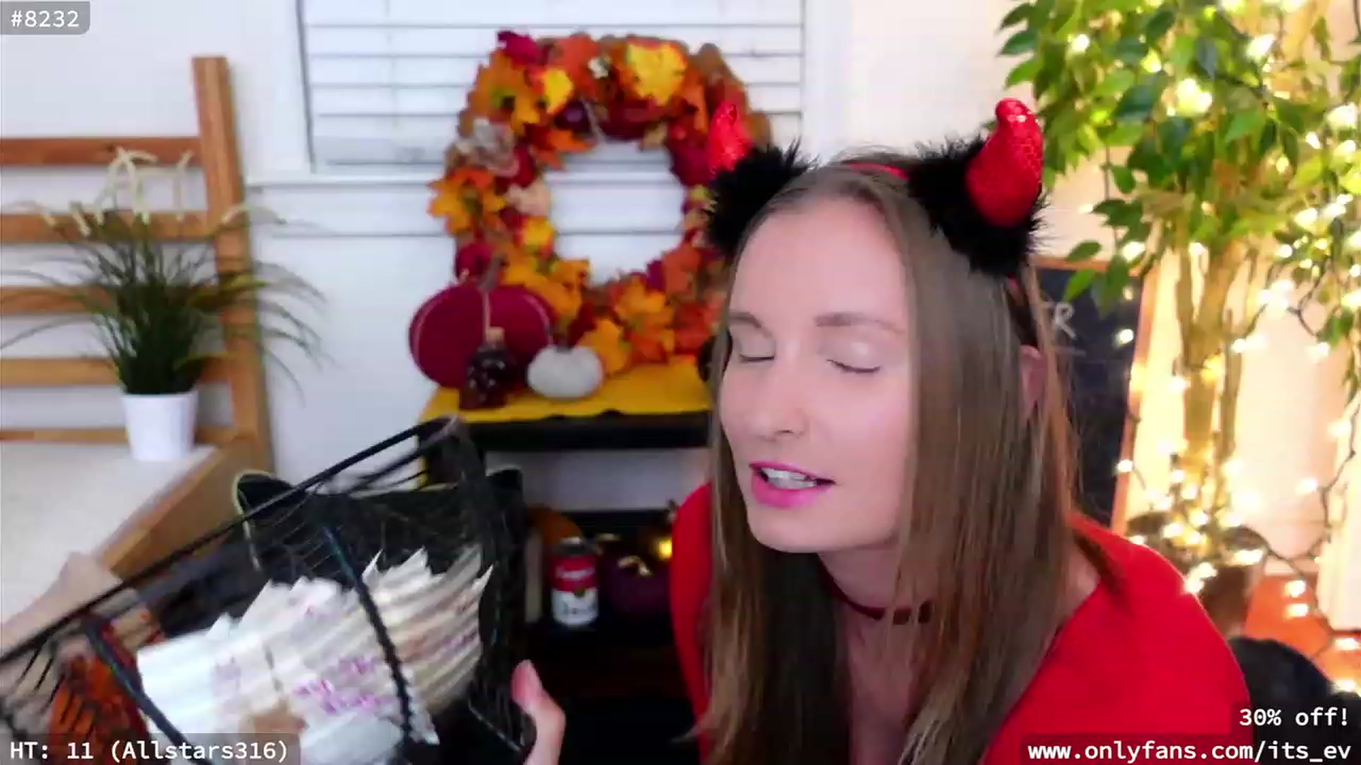 Gallery image thumbnail from hi_ella's myfreecams stream on, 10/05/2023, 02:26 image 2 of 20