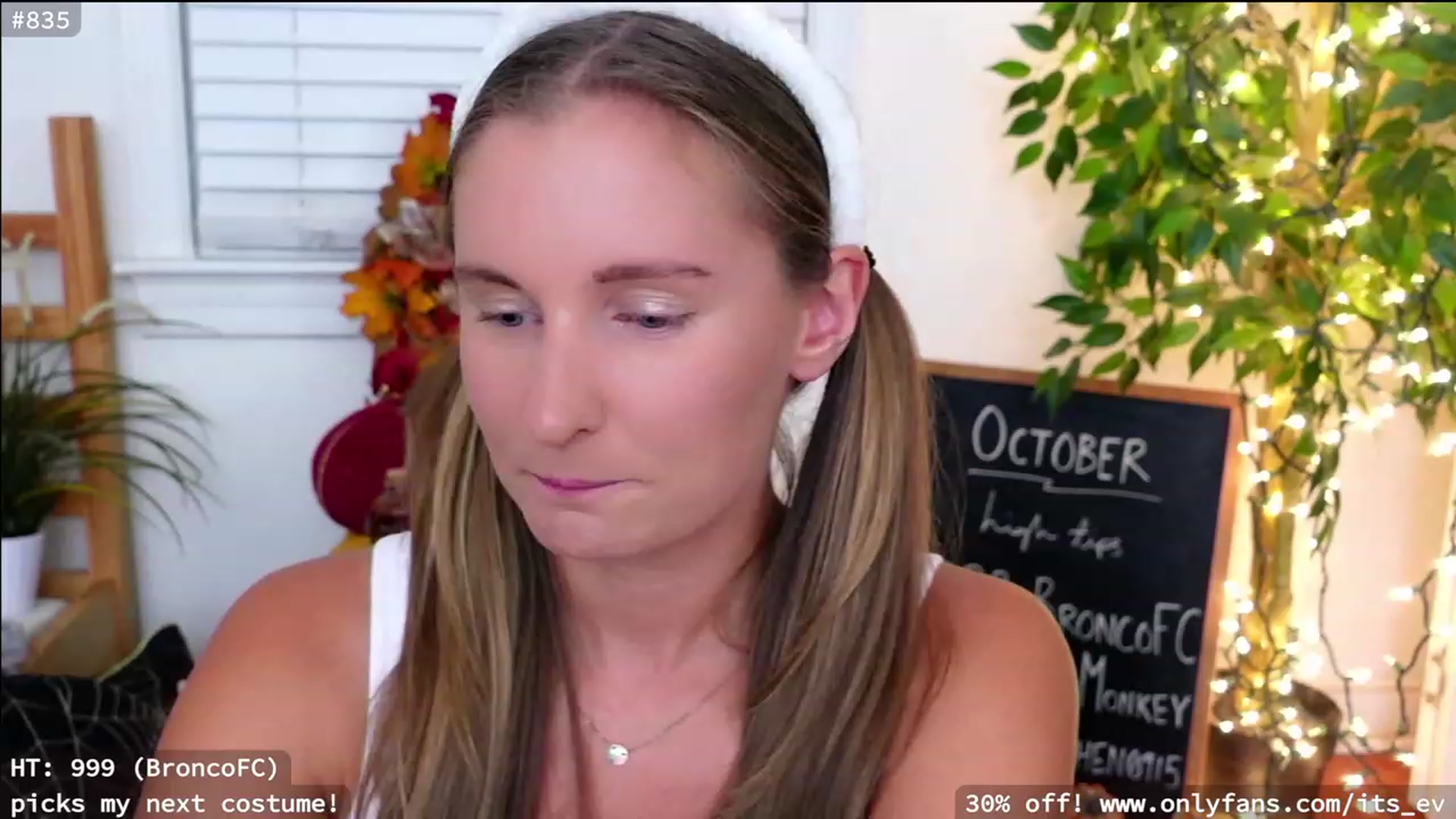 Gallery image thumbnail from hi_ella's myfreecams stream on, 10/06/2023, 03:12 image 17 of 20