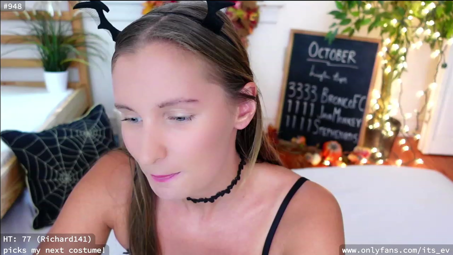 Gallery image thumbnail from hi_ella's myfreecams stream on, 10/06/2023, 19:41 image 14 of 20