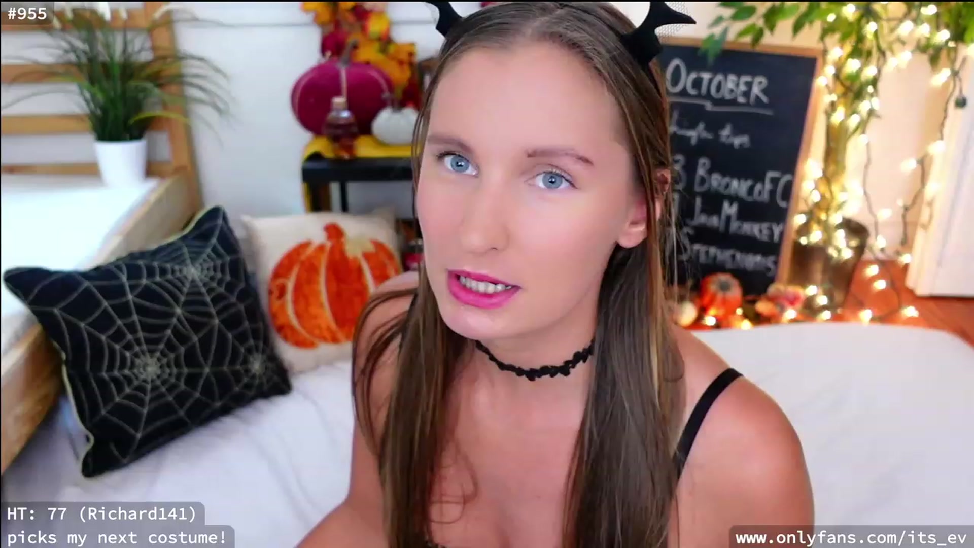 Gallery image thumbnail from hi_ella's myfreecams stream on, 10/06/2023, 19:41 image 9 of 20
