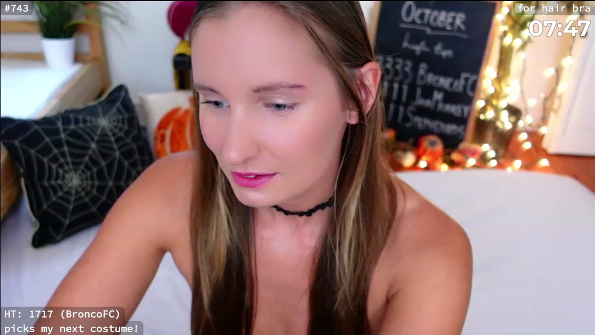 Gallery image thumbnail from hi_ella's myfreecams stream on, 10/06/2023, 20:28 image 17 of 20