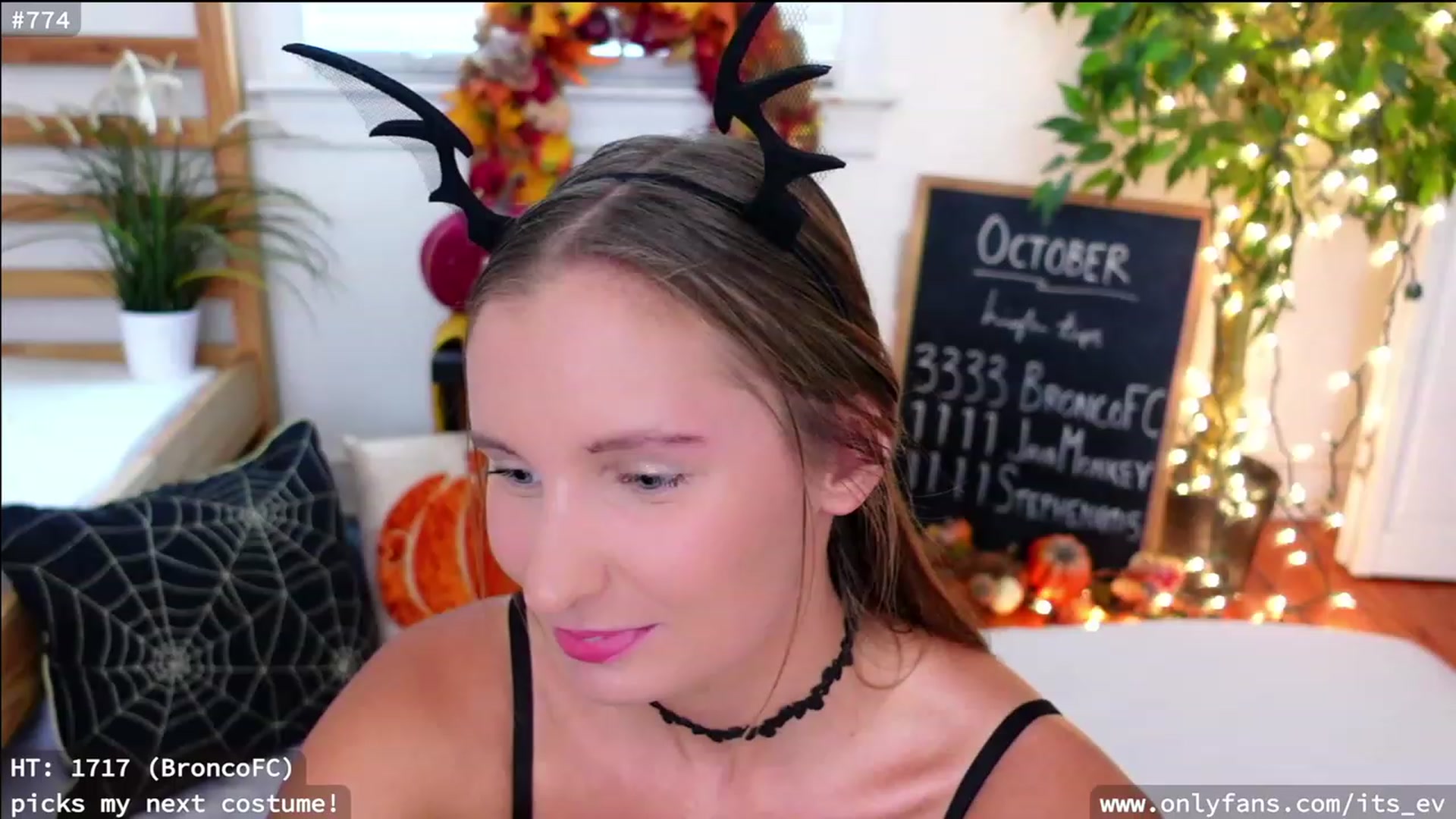 Gallery image thumbnail from hi_ella's myfreecams stream on, 10/06/2023, 20:28 image 6 of 20