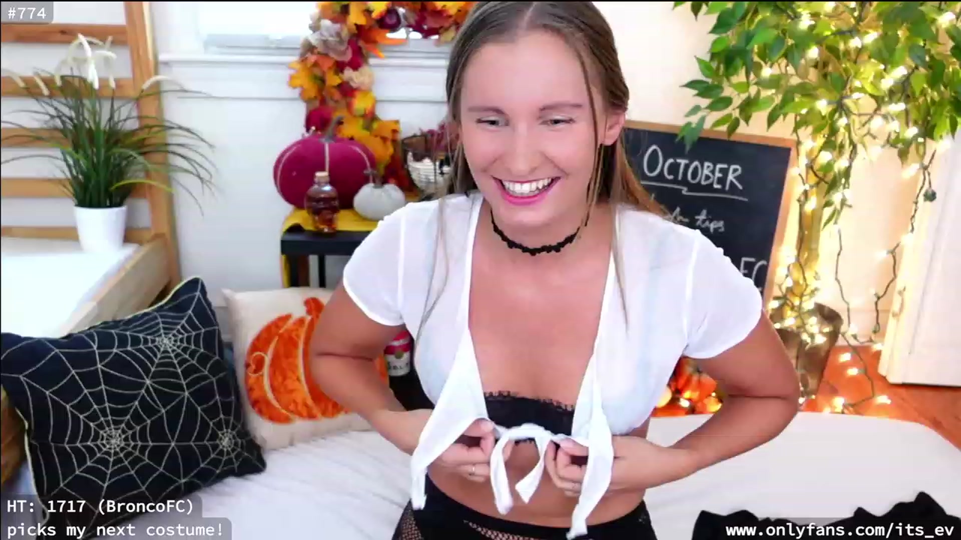Gallery image thumbnail from hi_ella's myfreecams stream on, 10/06/2023, 20:28 image 3 of 20
