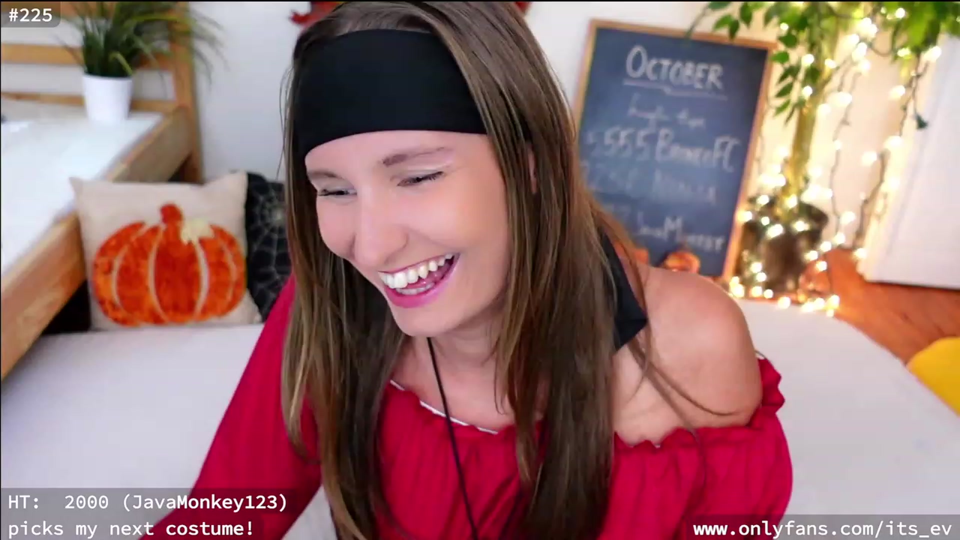 Gallery image thumbnail from hi_ella's myfreecams stream on, 10/13/2023, 19:44 image 18 of 20