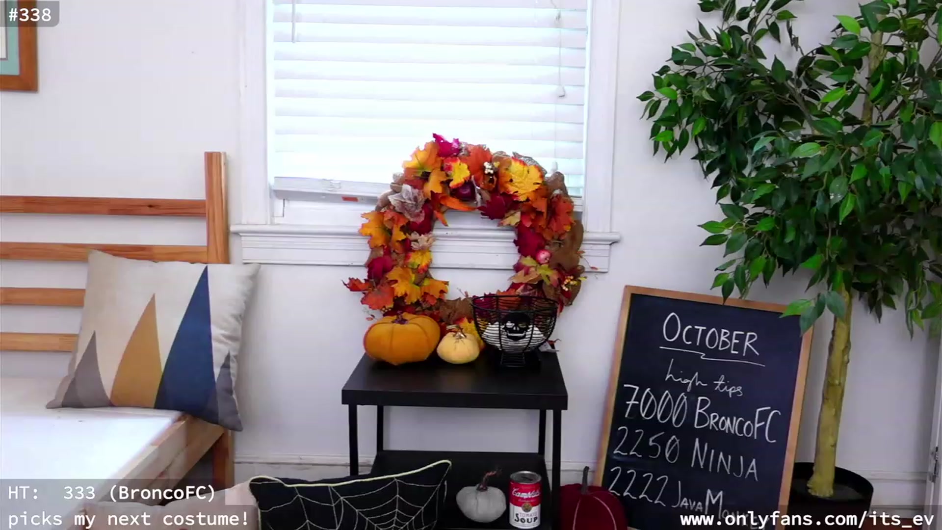 Gallery image thumbnail from hi_ella's myfreecams stream on, 10/19/2023, 21:29 image 10 of 20