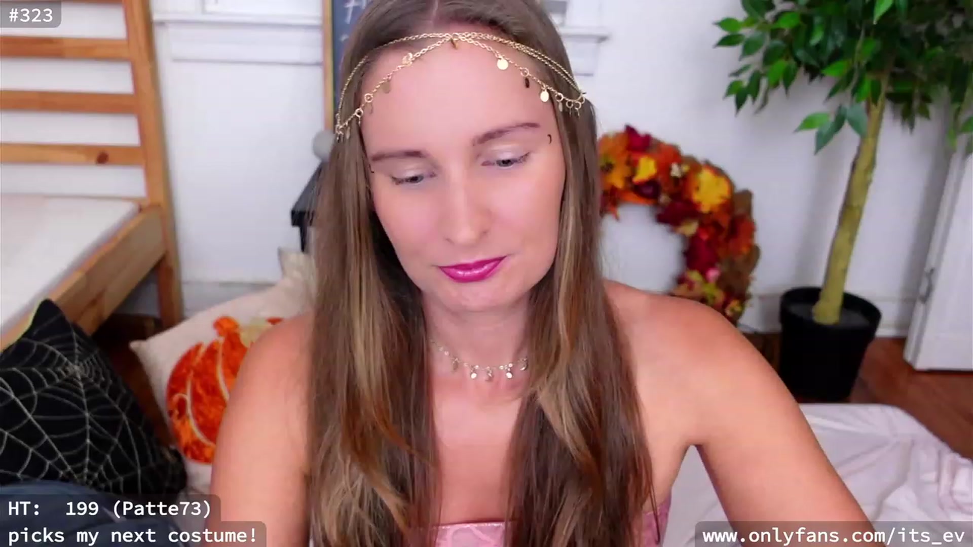 Gallery image thumbnail from hi_ella's myfreecams stream on, 10/21/2023, 24:02 image 3 of 20