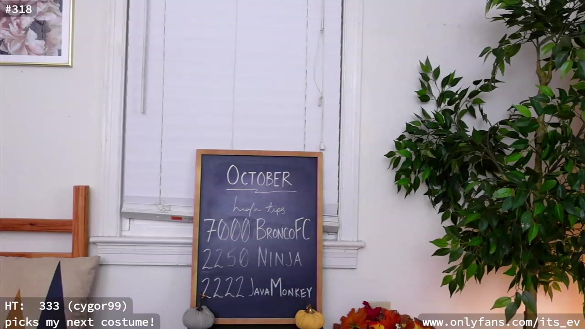 Gallery image thumbnail from hi_ella's myfreecams stream on, 10/21/2023, 24:02 image 10 of 20