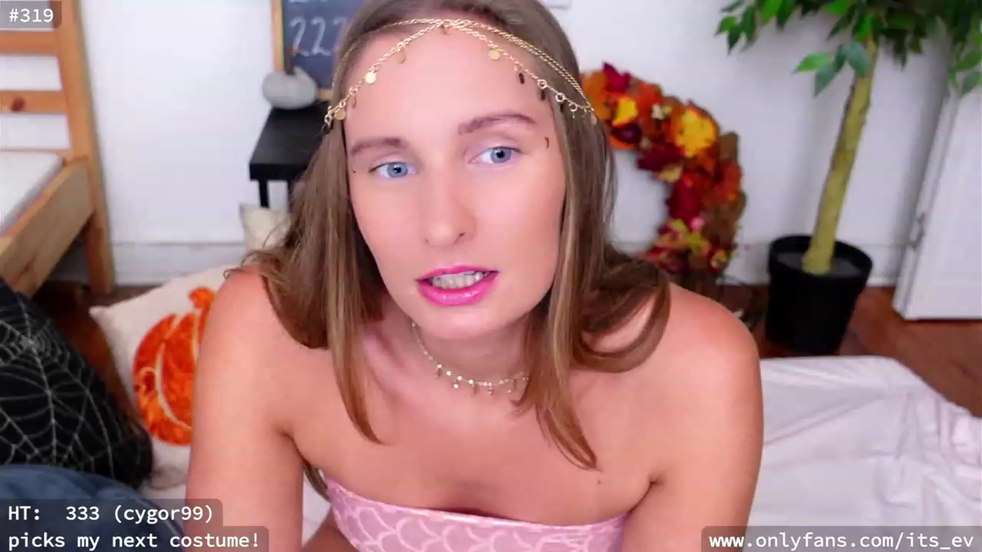 Gallery image thumbnail from hi_ella's myfreecams stream on, 10/21/2023, 24:02 image 6 of 20