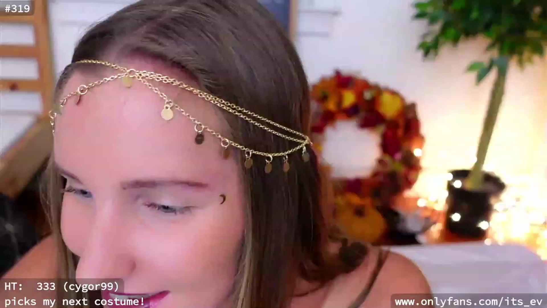 Gallery image thumbnail from hi_ella's myfreecams stream on, 10/21/2023, 24:02 image 7 of 20