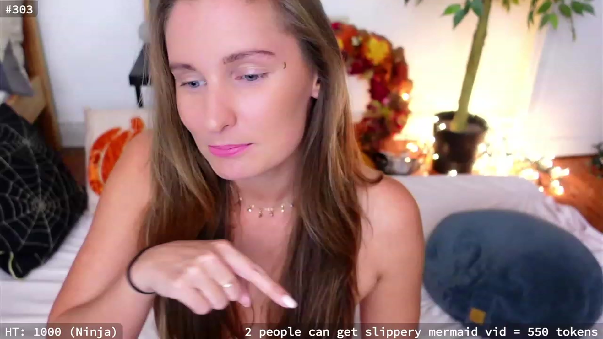 Gallery image thumbnail from hi_ella's myfreecams stream on, 10/21/2023, 02:32 image 12 of 20