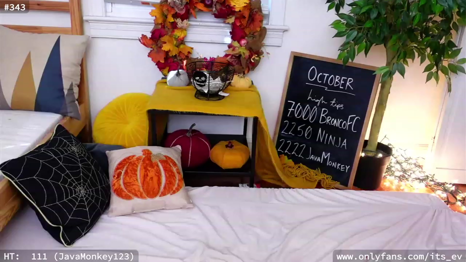 Gallery image thumbnail from hi_ella's myfreecams stream on, 10/24/2023, 20:17 image 18 of 20