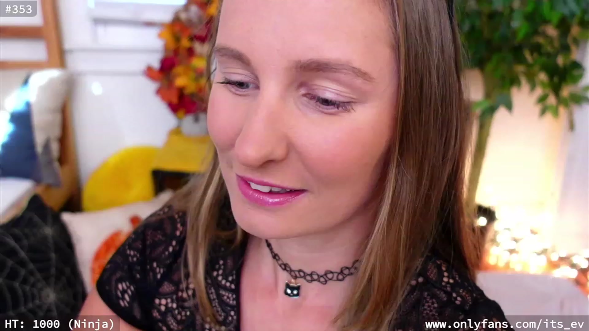 Gallery image thumbnail from hi_ella's myfreecams stream on, 10/24/2023, 20:17 image 5 of 20