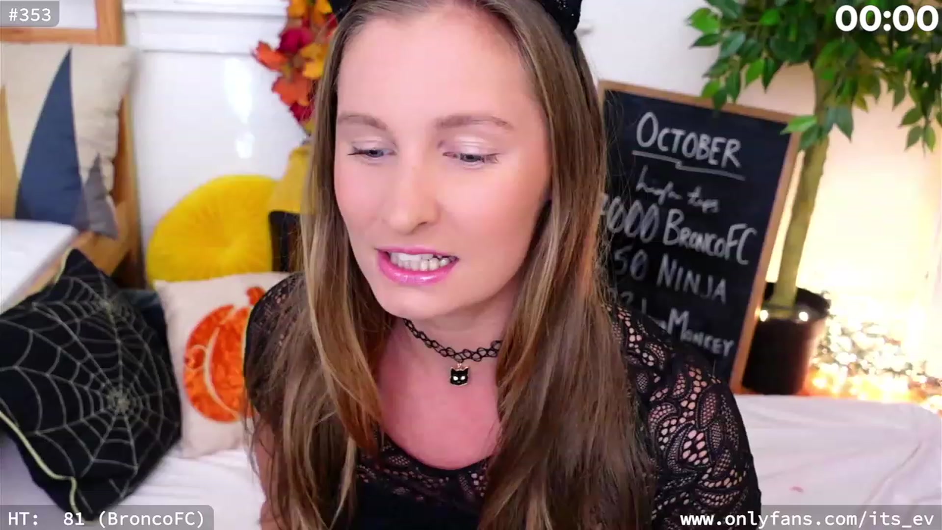 Gallery image thumbnail from hi_ella's myfreecams stream on, 10/24/2023, 20:17 image 8 of 20
