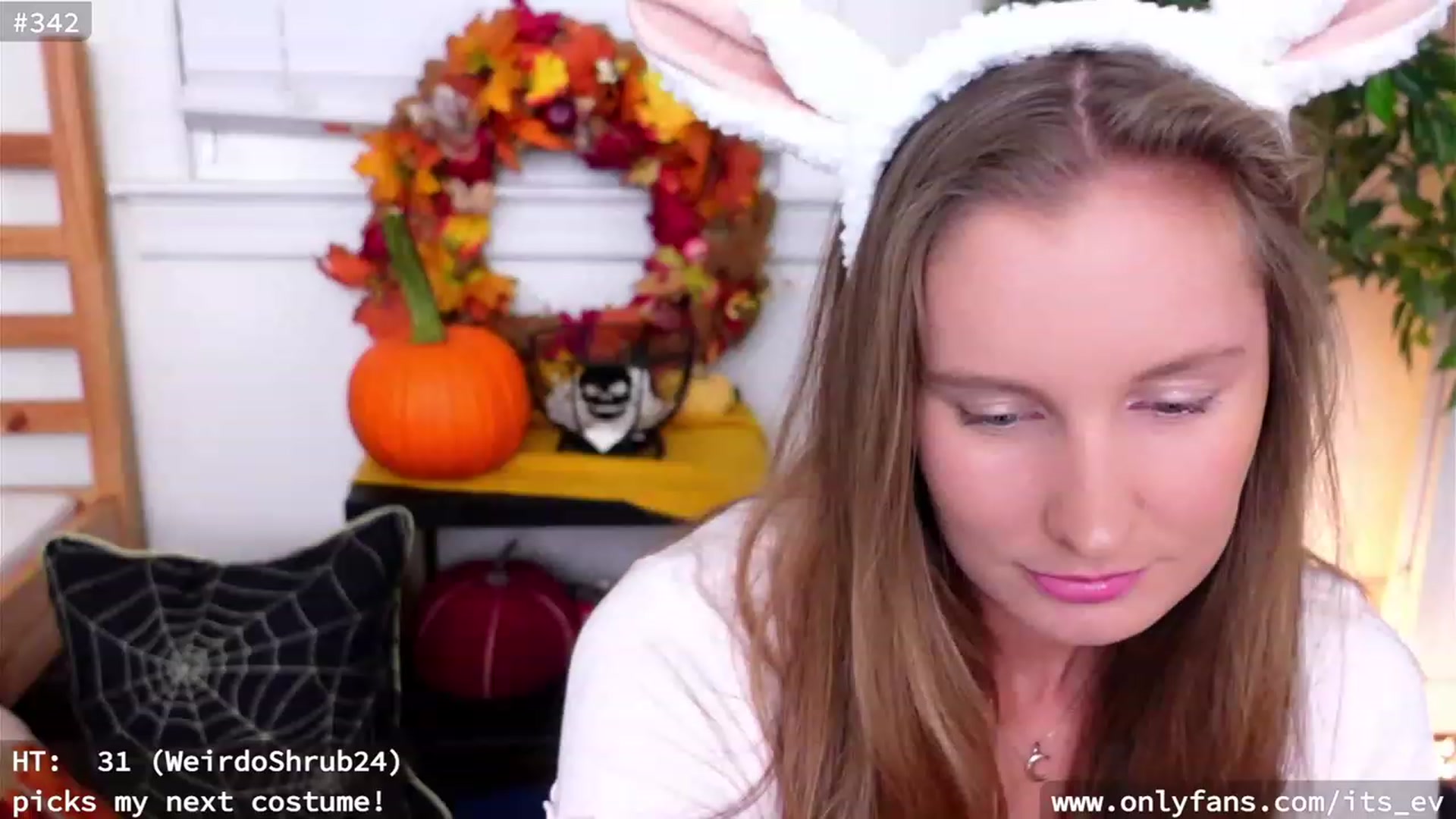 Gallery image thumbnail from hi_ella's myfreecams stream on, 10/27/2023, 03:56 image 1 of 20