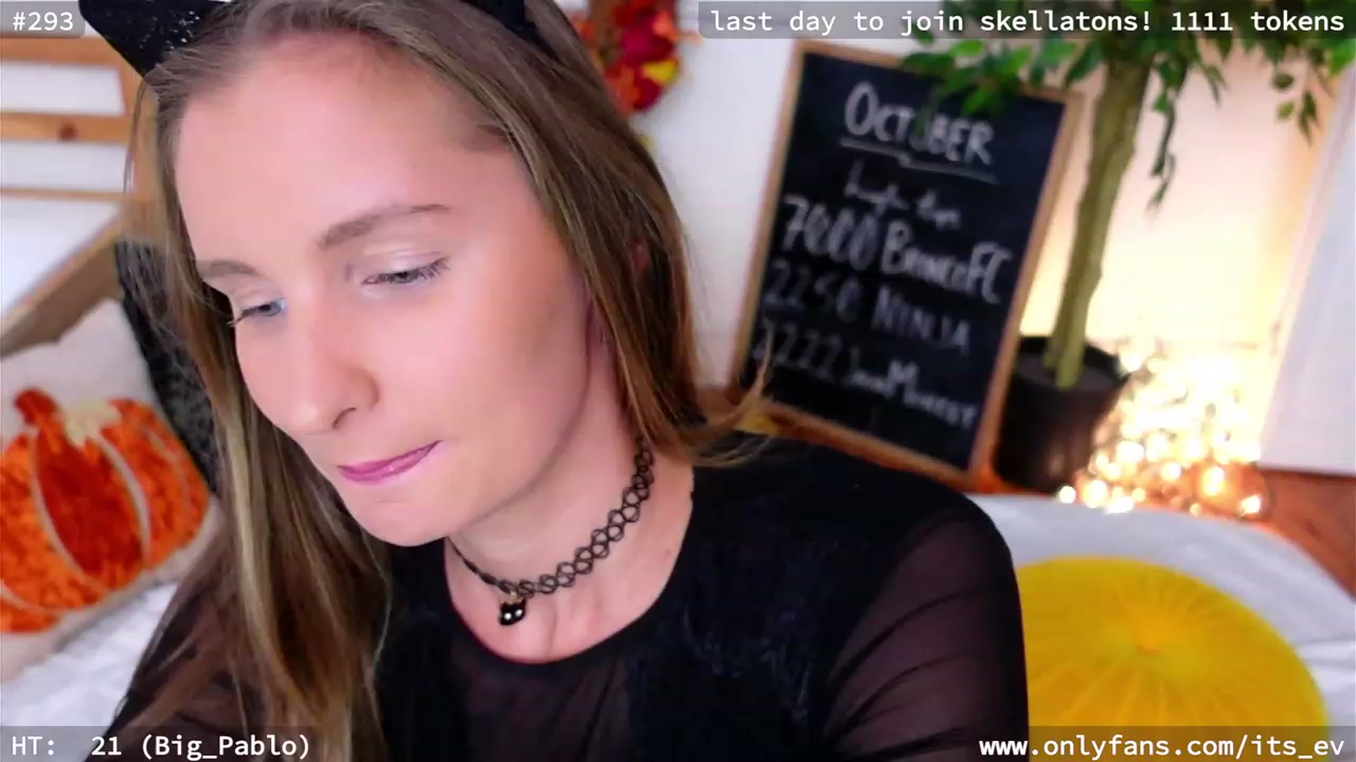 Gallery image thumbnail from hi_ella's myfreecams stream on, 10/31/2023, 22:14 image 5 of 20