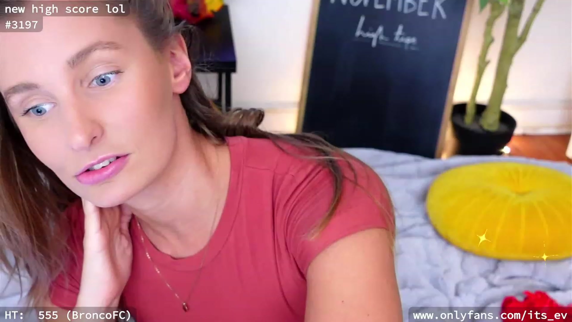 Gallery image thumbnail from hi_ella's myfreecams stream on, 11/04/2023, 21:00 image 15 of 20