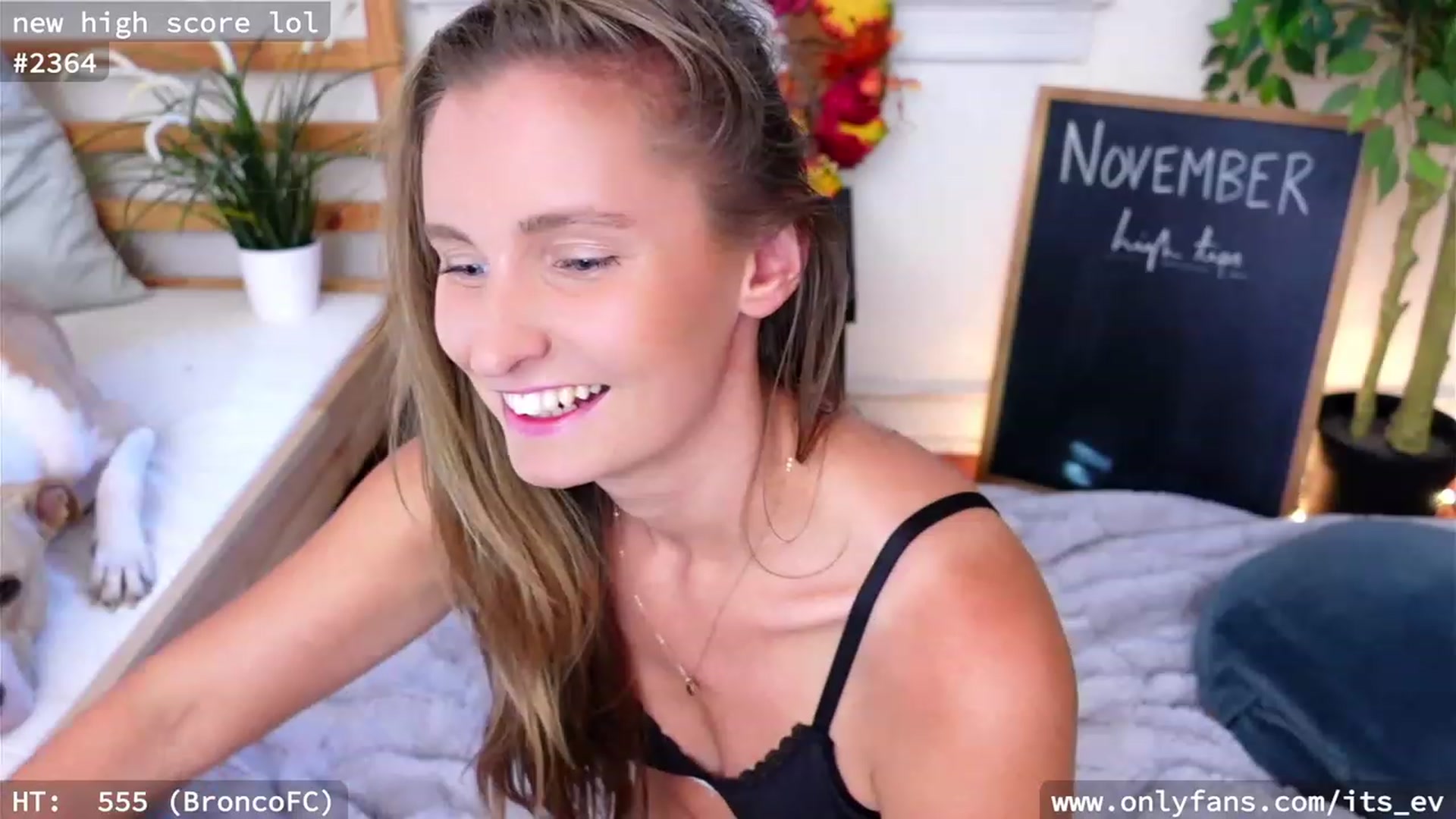Gallery image thumbnail from hi_ella's myfreecams stream on, 11/04/2023, 21:00 image 20 of 20