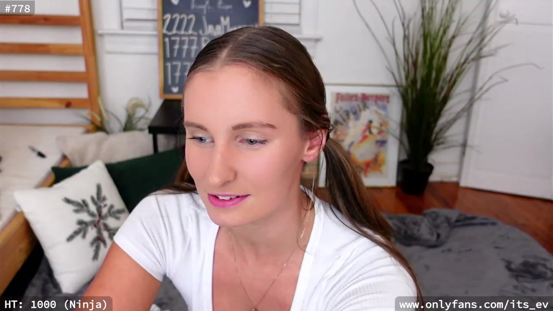 Gallery image thumbnail from hi_ella's myfreecams stream on, 11/23/2023, 02:35 image 2 of 20