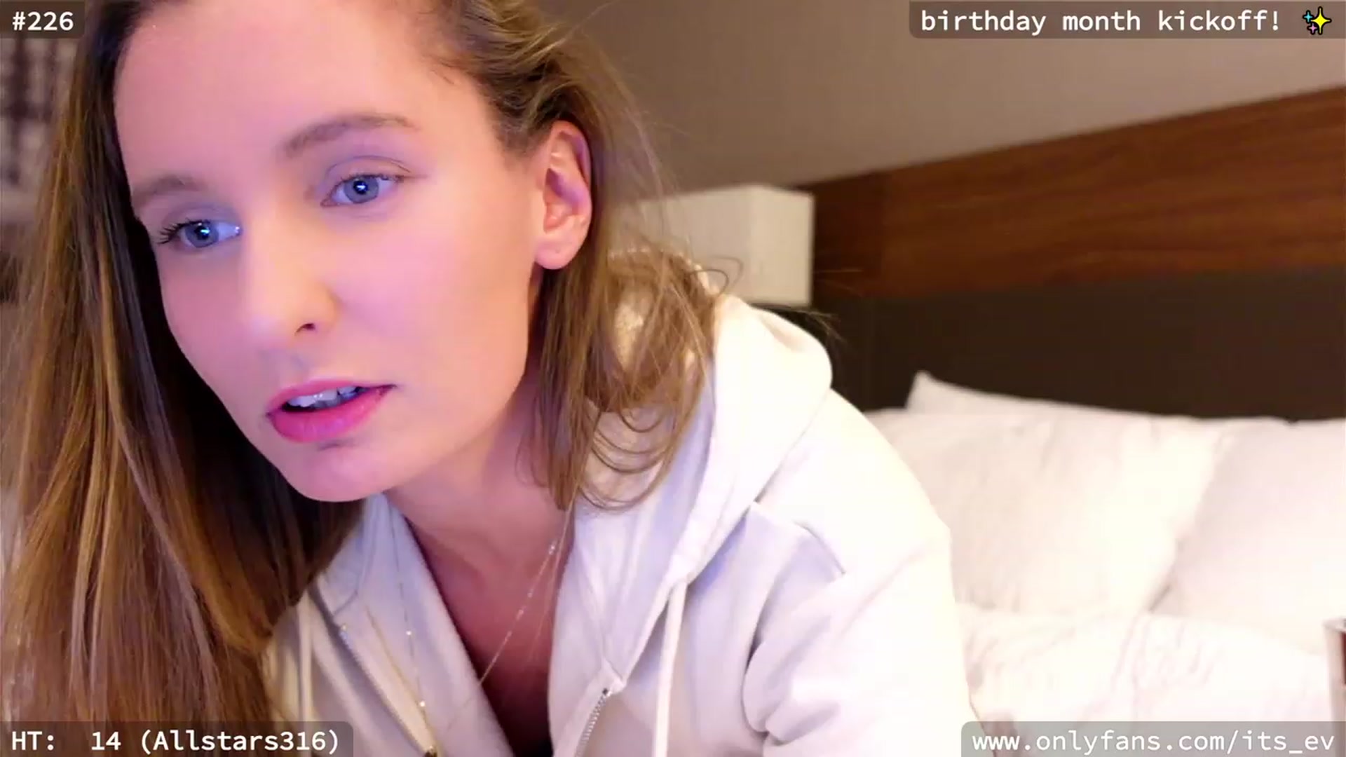 Gallery image thumbnail from hi_ella's myfreecams stream on, 12/02/2023, 02:36 image 6 of 20